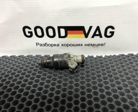 078133551D Форсунка топливная AAH для Audi 90