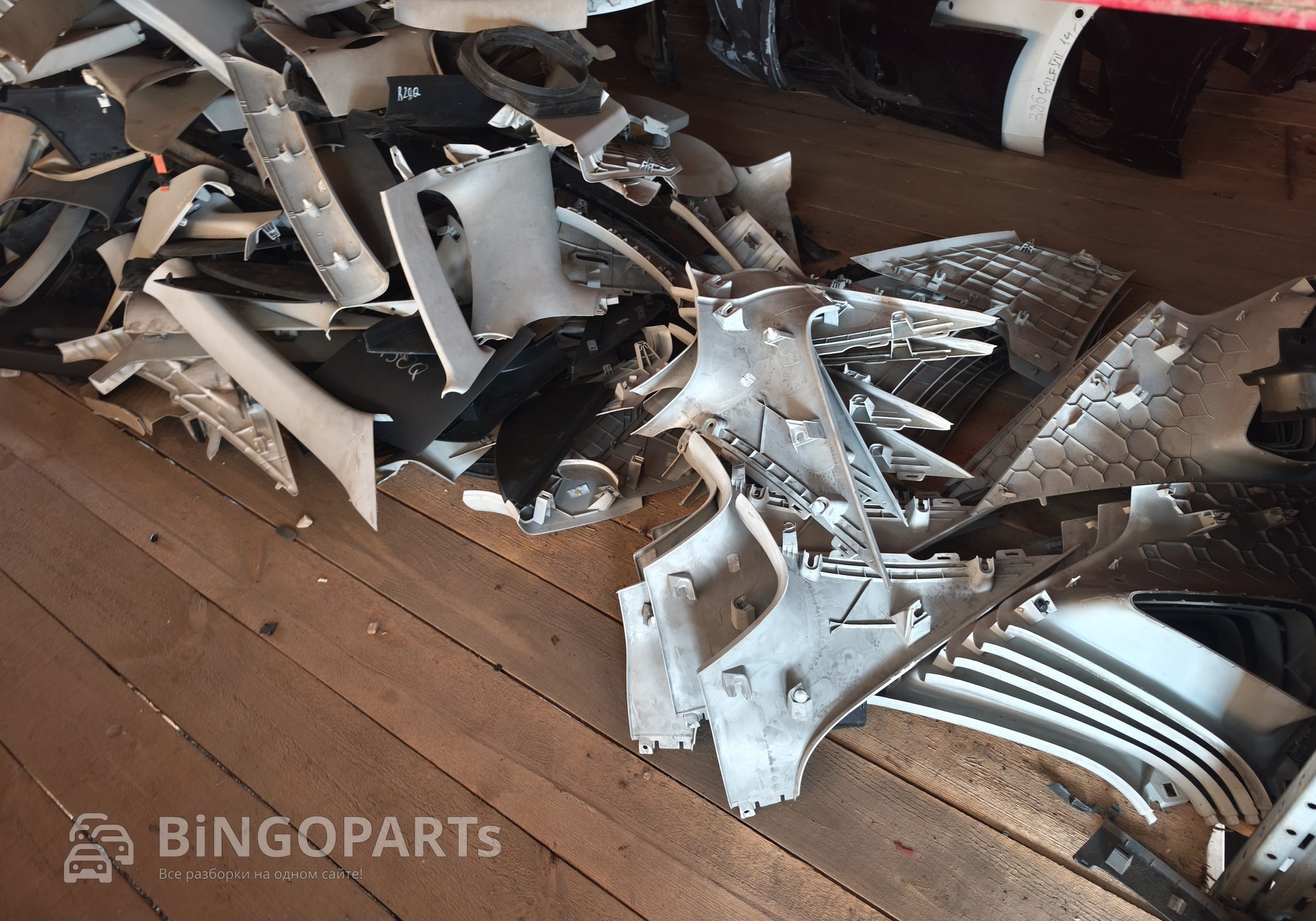 Накладки стоек, порогов оригинал