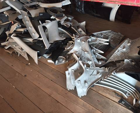 Накладки (обшивки) стоек, порогов оригинал для Skoda Rapid