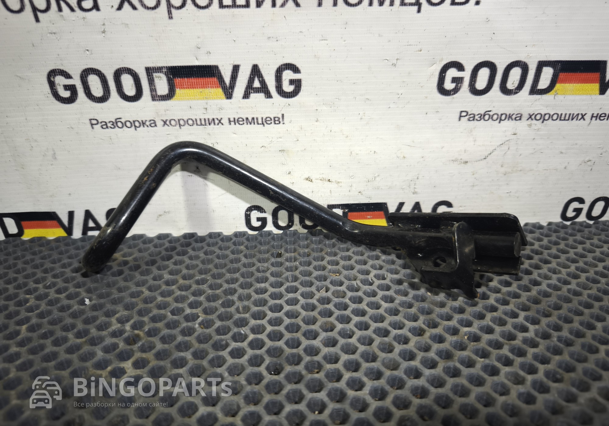 1T1721913B Кронштейн педали газа для Volkswagen Caddy III (с 2004 по 2015)