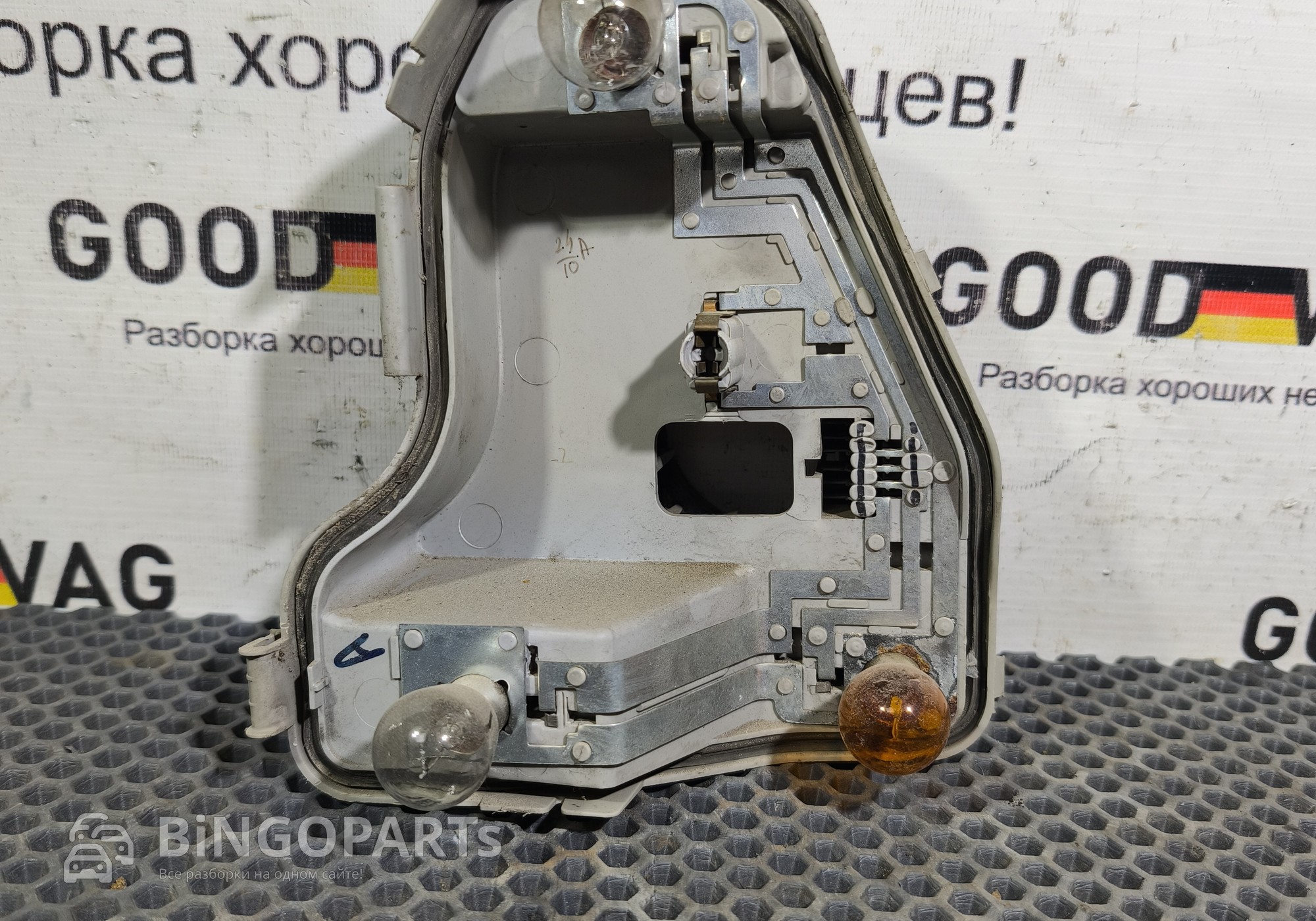 6RU945258A Плата заднего фонаря правая для Volkswagen Polo V (с 2009 по 2020)