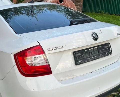 60U827025 Крышка багажника в сборе белая для Skoda Rapid I (с 2012 по 2020)