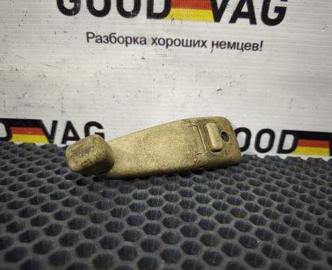 321877453B Кнопка люка для Volkswagen Golf II (с 1983 по 1992)