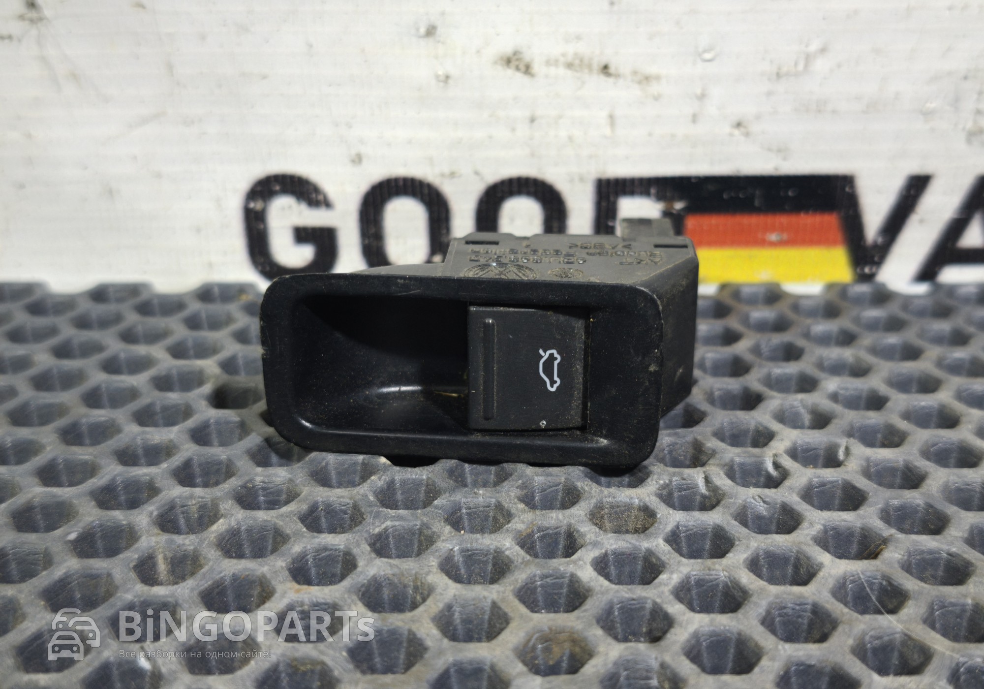 6RU868345 Кнопка открывания багажника для Volkswagen Polo V (с 2009 по 2020)