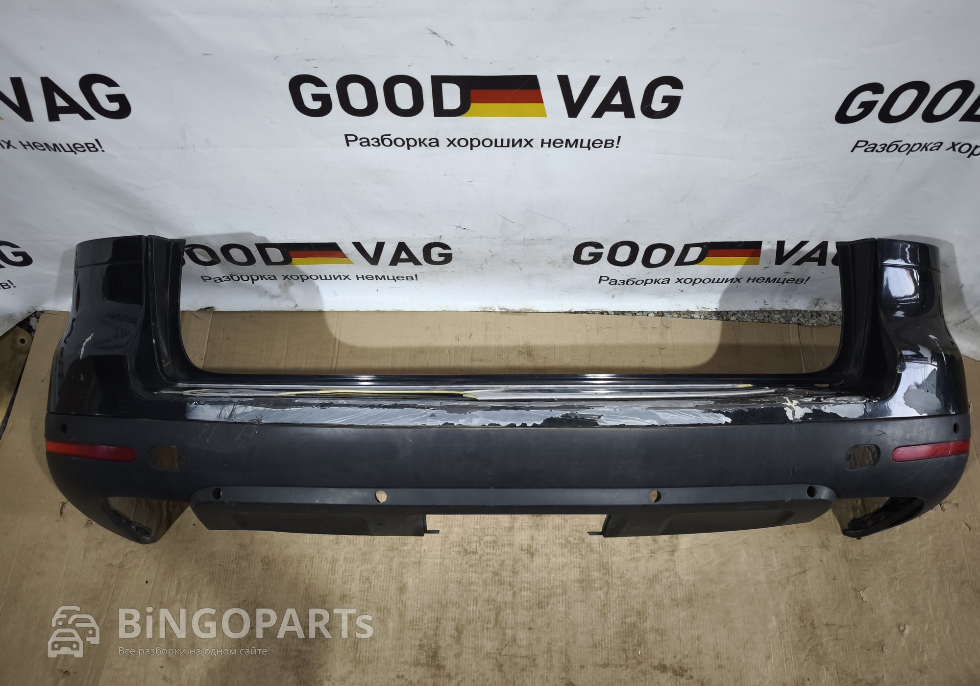 7L6807421 Бампер задний черный 2002-2009 дизель для Volkswagen Touareg I (с 2002 по 2010)
