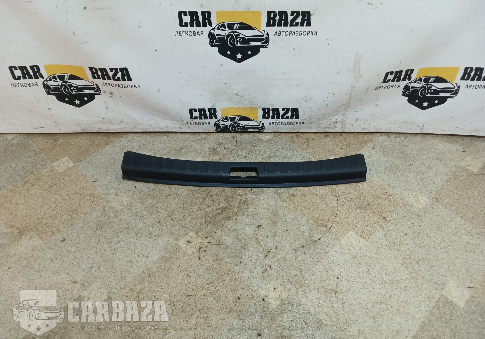 6H52113A10ACW Накладка задней панели для Land Rover Freelander II (с 2006 по 2014)