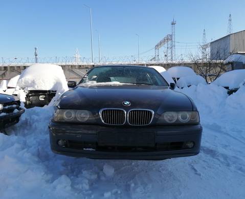 BMW 5 E39 2002 г. в разборе