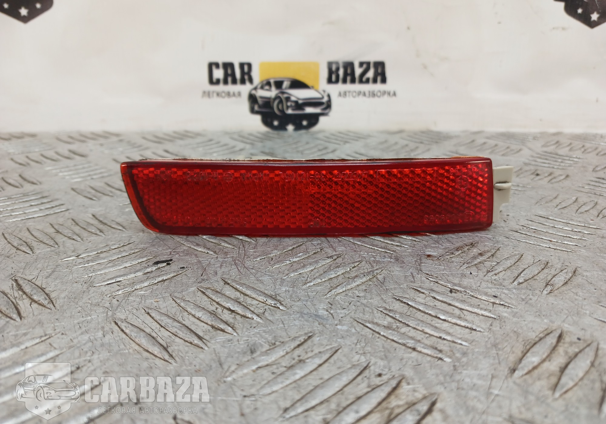 25052461 Светоотражатель левый для Infiniti FX II (с 2008 по 2013)