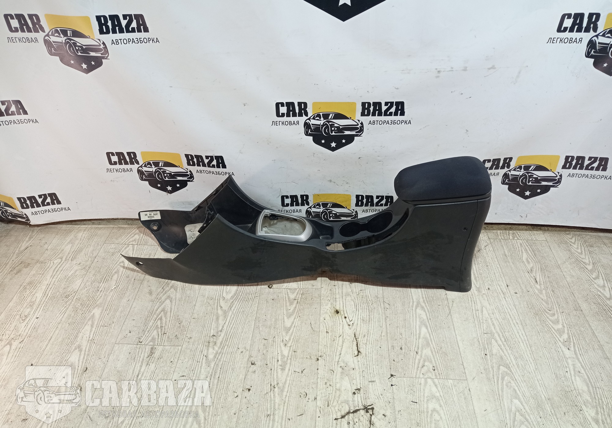 846114L100 Центральная консоль для Hyundai Solaris I (с 2010 по 2017)