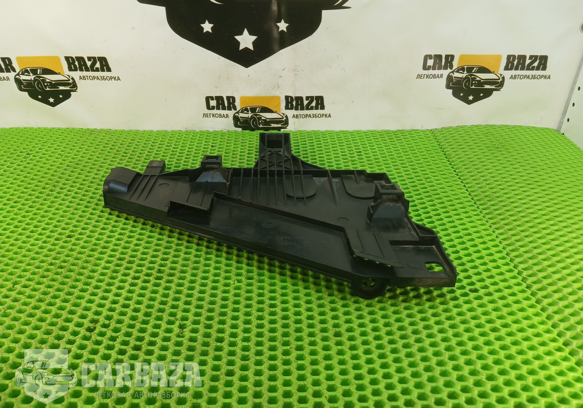 6H5213D084A Кронштейн фары правый для Land Rover Freelander II (с 2006 по 2014)