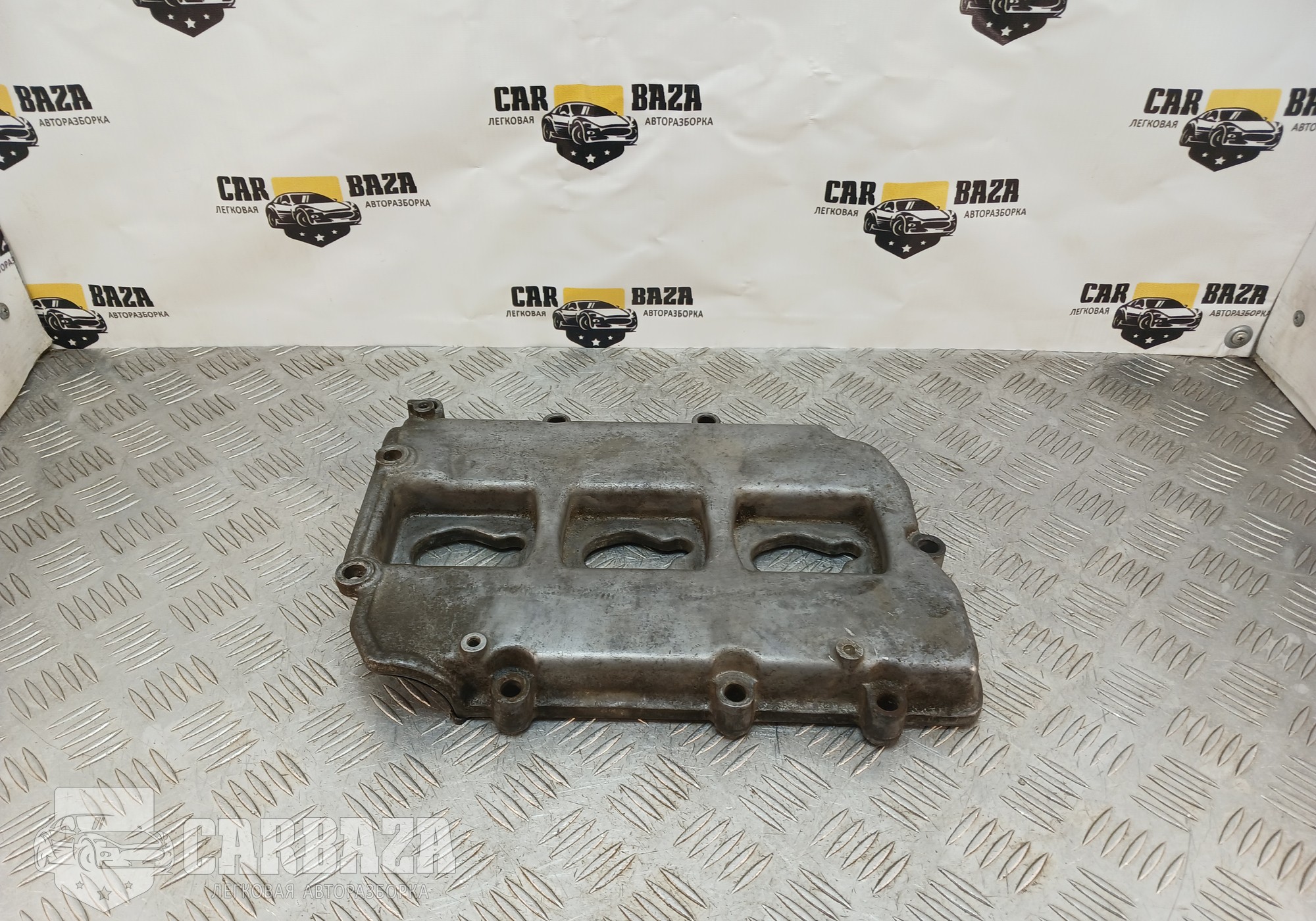 13265AA320 Крышка головки блока (клапанная) правая EZ30 для Subaru Tribeca