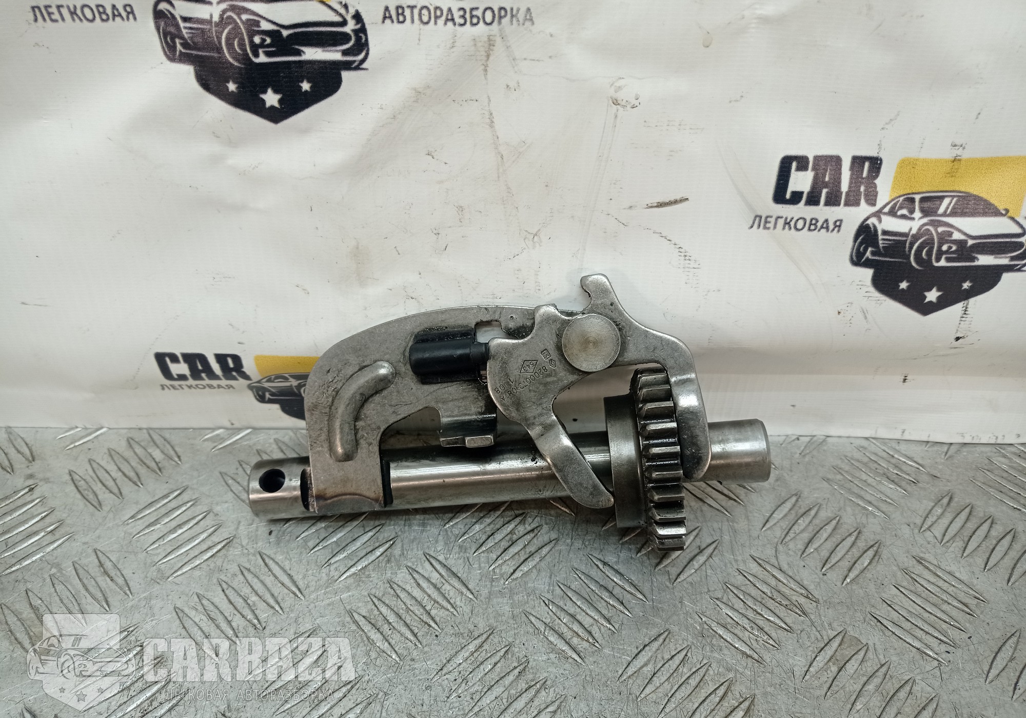 8200073108A Вилка включения заднего хода 5ст. мкпп