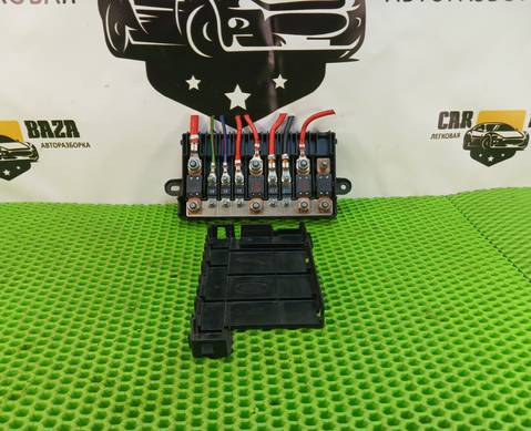 LR050937 Блок предохранителей подкапотный для Land Rover Discovery IV (с 2009 по 2016)