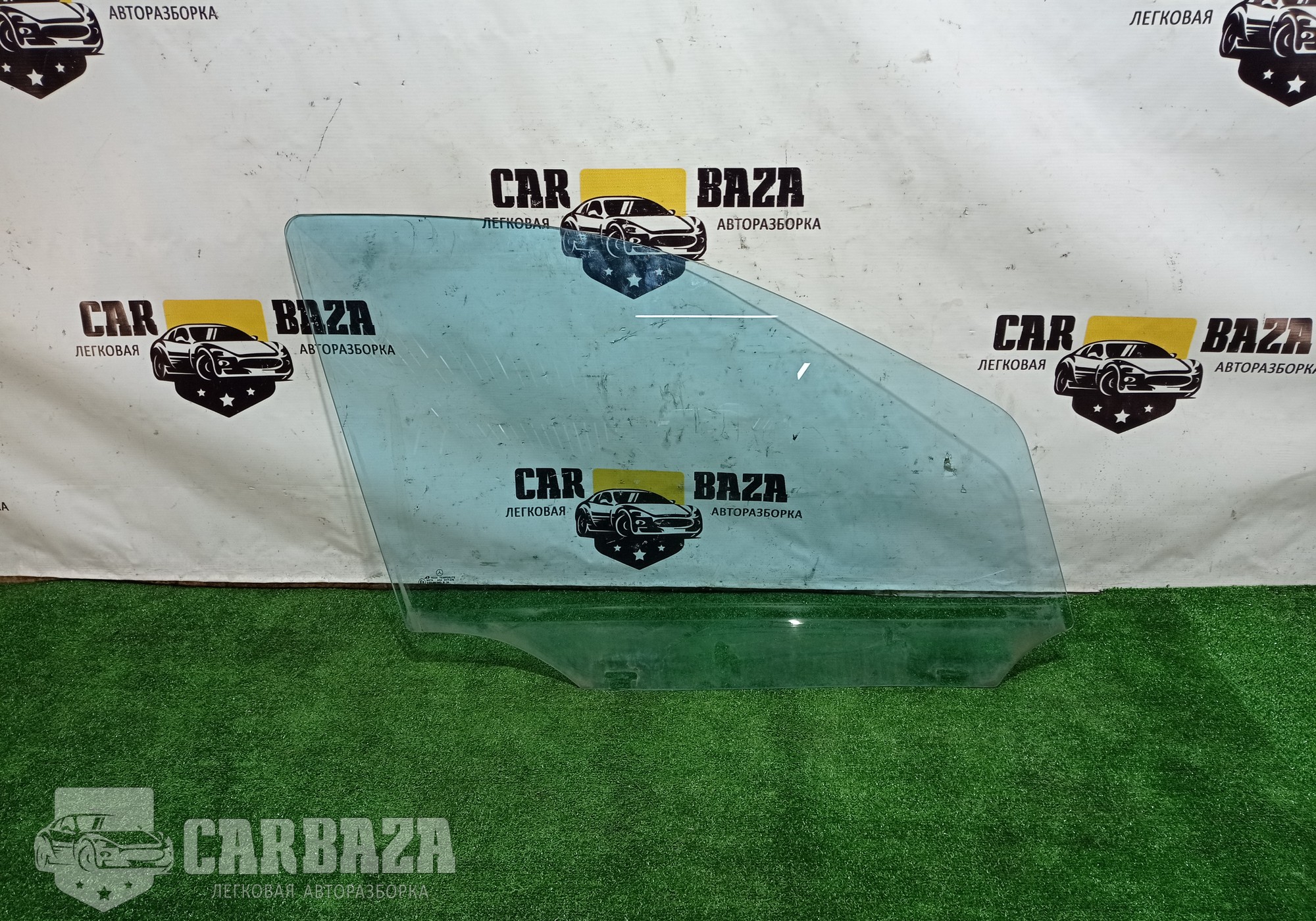 A1647251010 Стекло двери передней правой для Mercedes-Benz GL-class X164 (с 2006 по 2012)