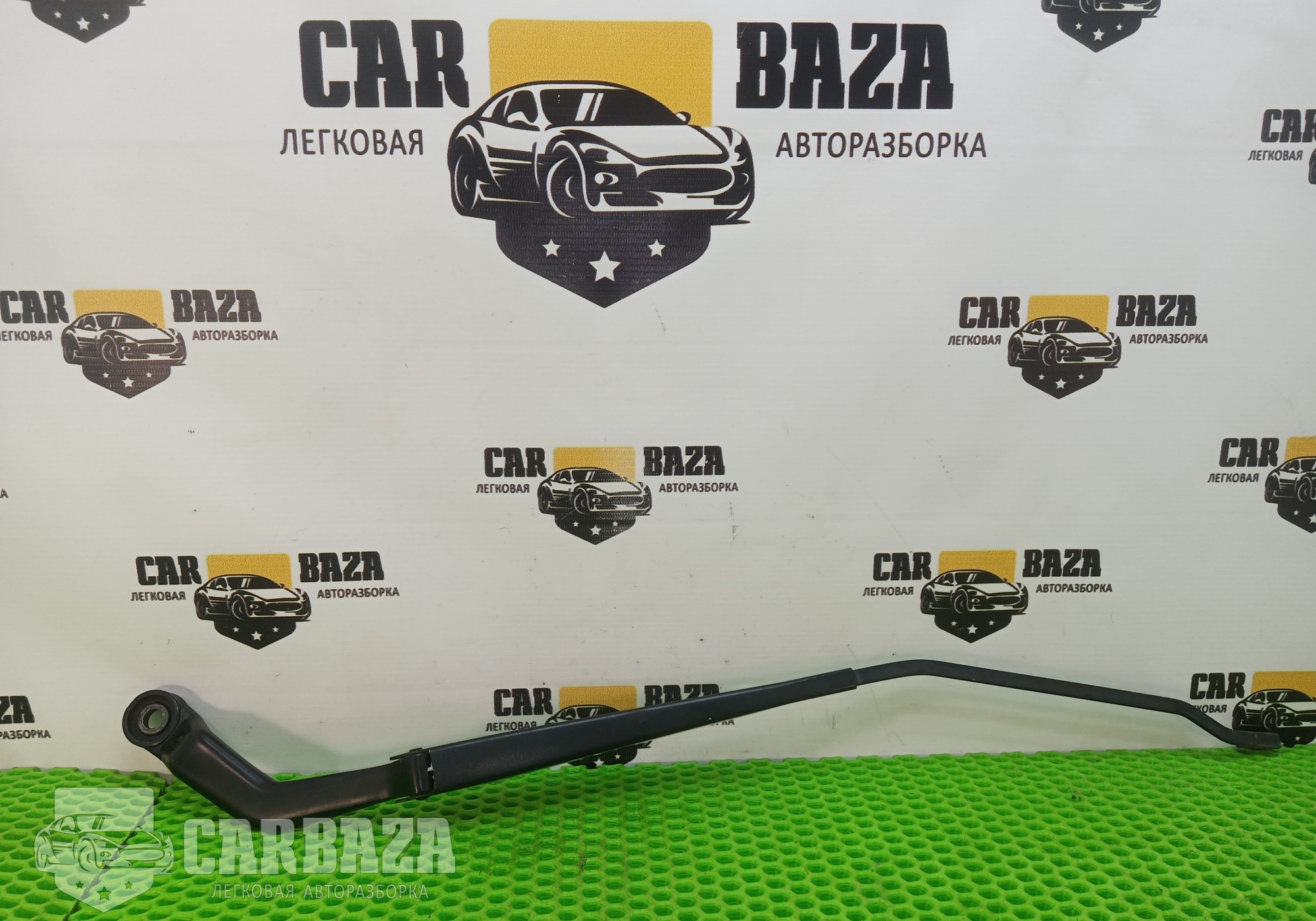 288813M110 Поводок стеклоочистителя правый для Nissan Almera II (с 2000 по 2006)