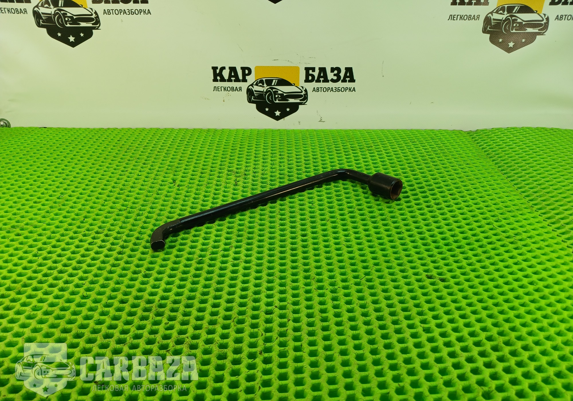 671739 Ключ балонный