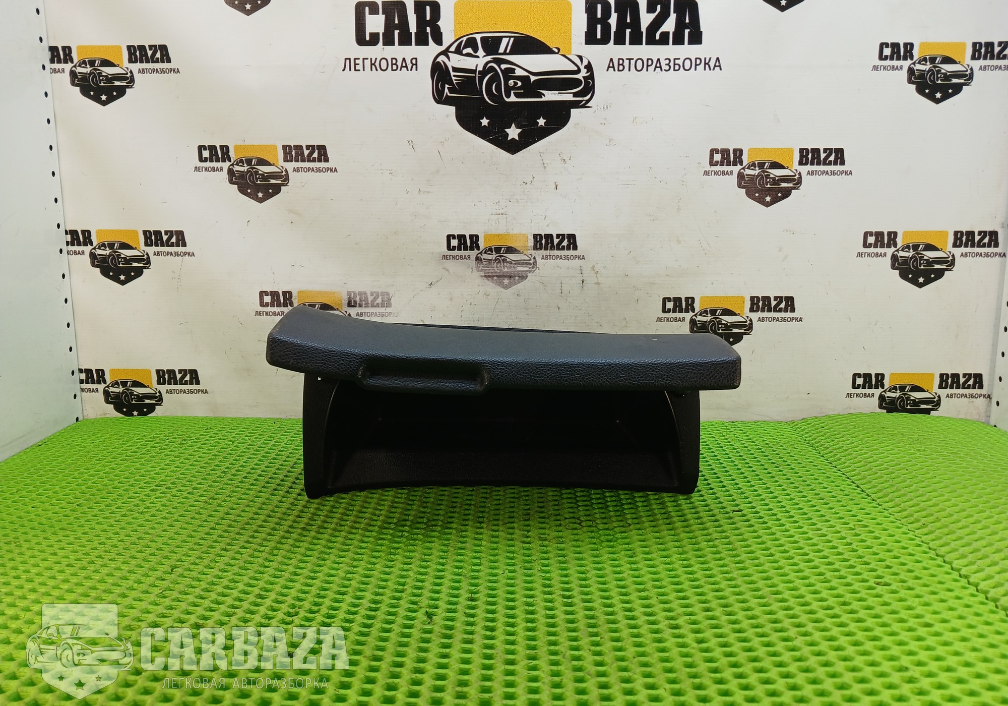 5J1857096B Бардачок торпедо для Skoda Fabia