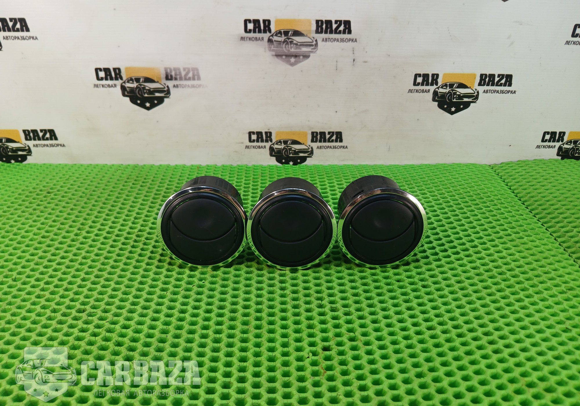 687607294R Дефлектор воздушный для Renault Duster