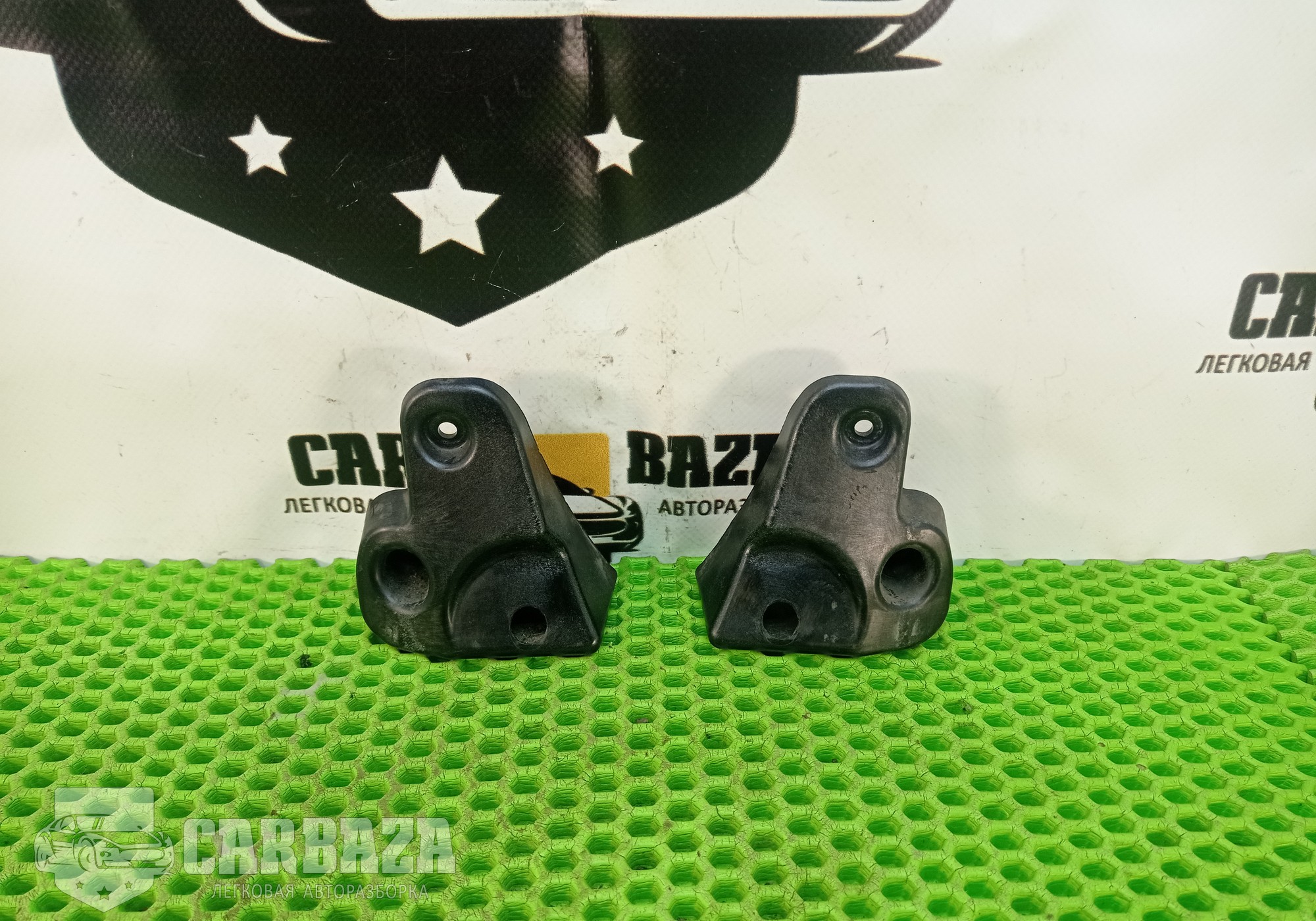 LR035107 Кронштейн заднего бампера для Land Rover Range Rover Evoque (с 2011)