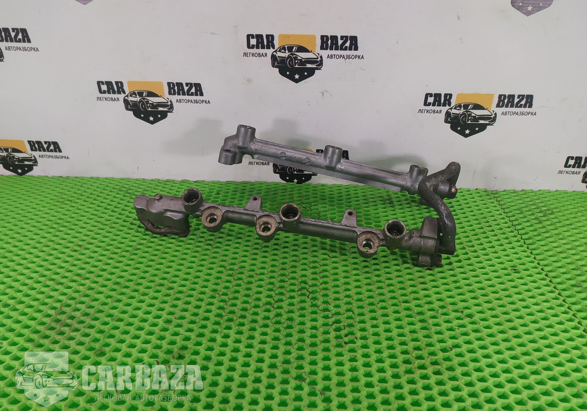 MR560876 Рейка топливная (рампа) для Mitsubishi Montero
