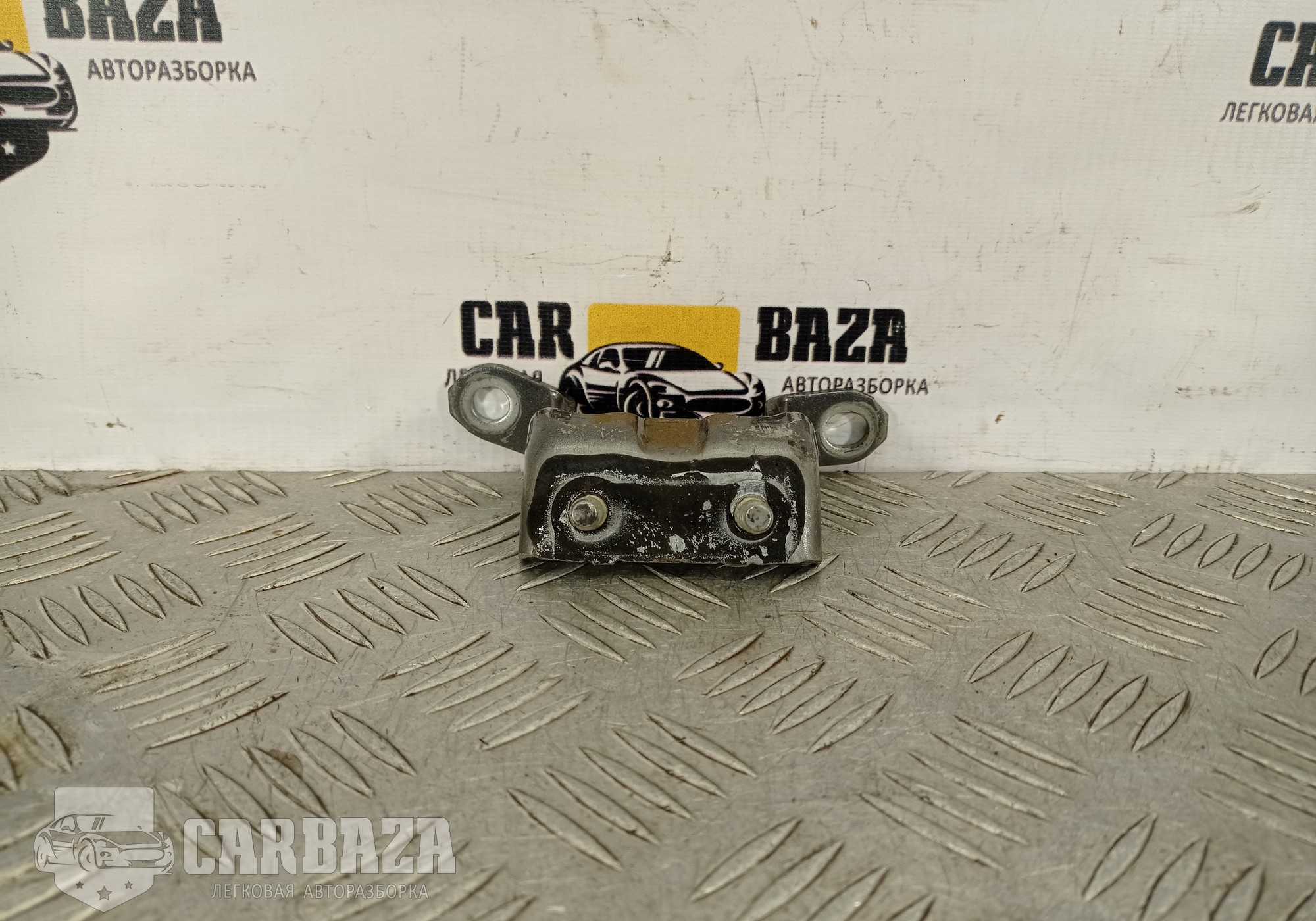 824004EA0A Петля двери задней правой R (верхняя) для Nissan Juke