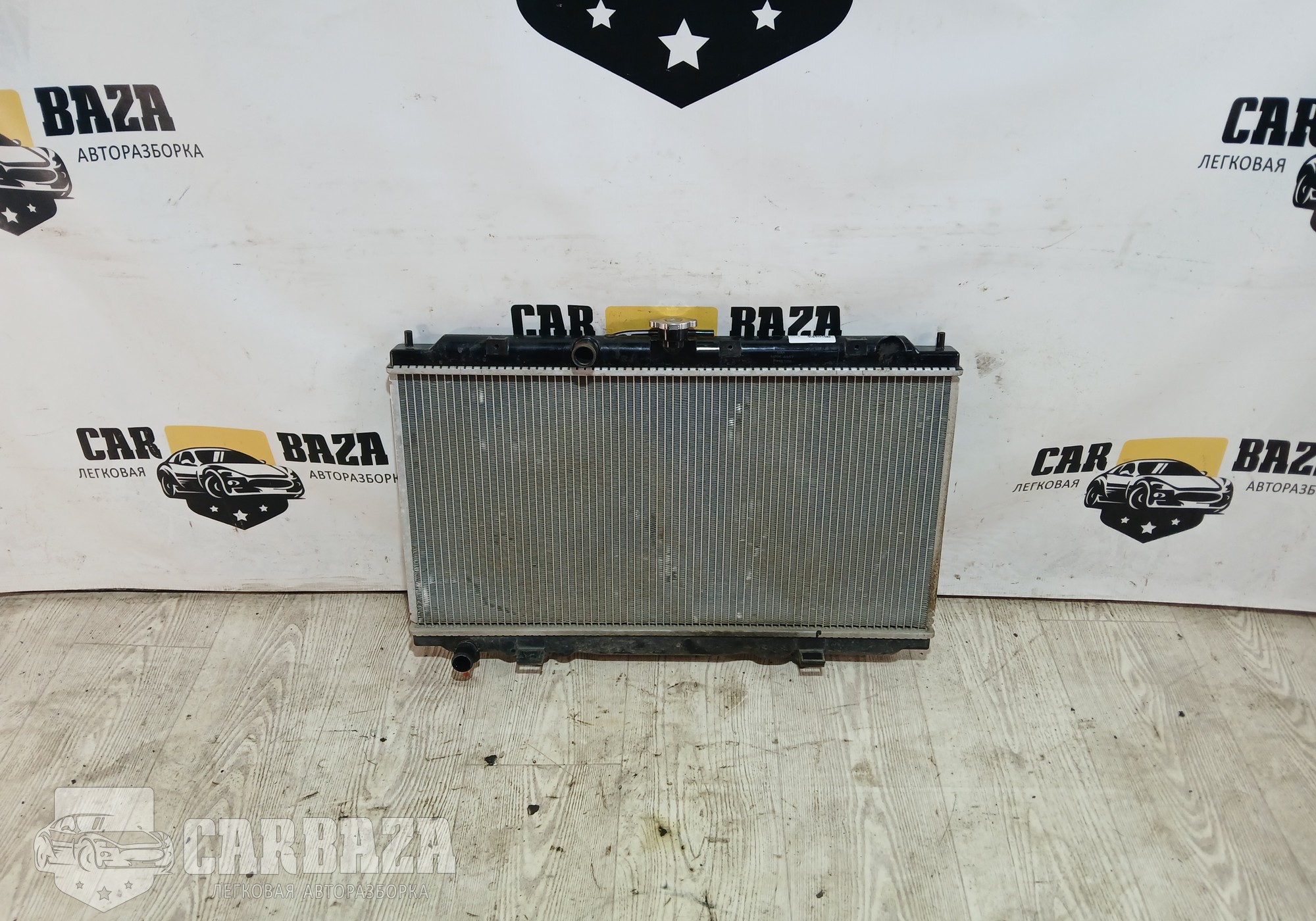 MRK4357 Радиатор охлаждения для Nissan