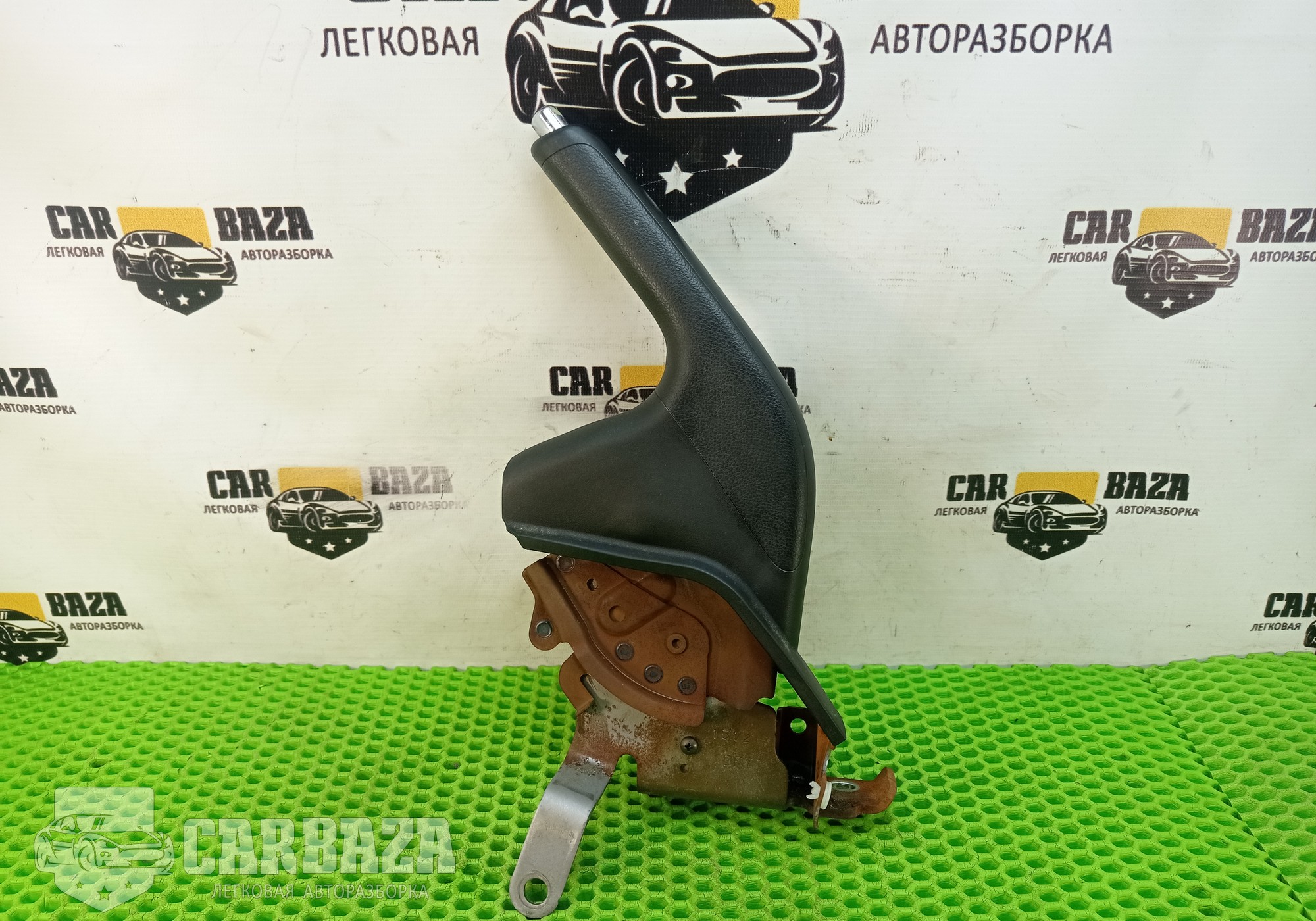 DR6144010 Рычаг стояночного тормоза DE для Mazda 2 II (с 2007 по 2014)