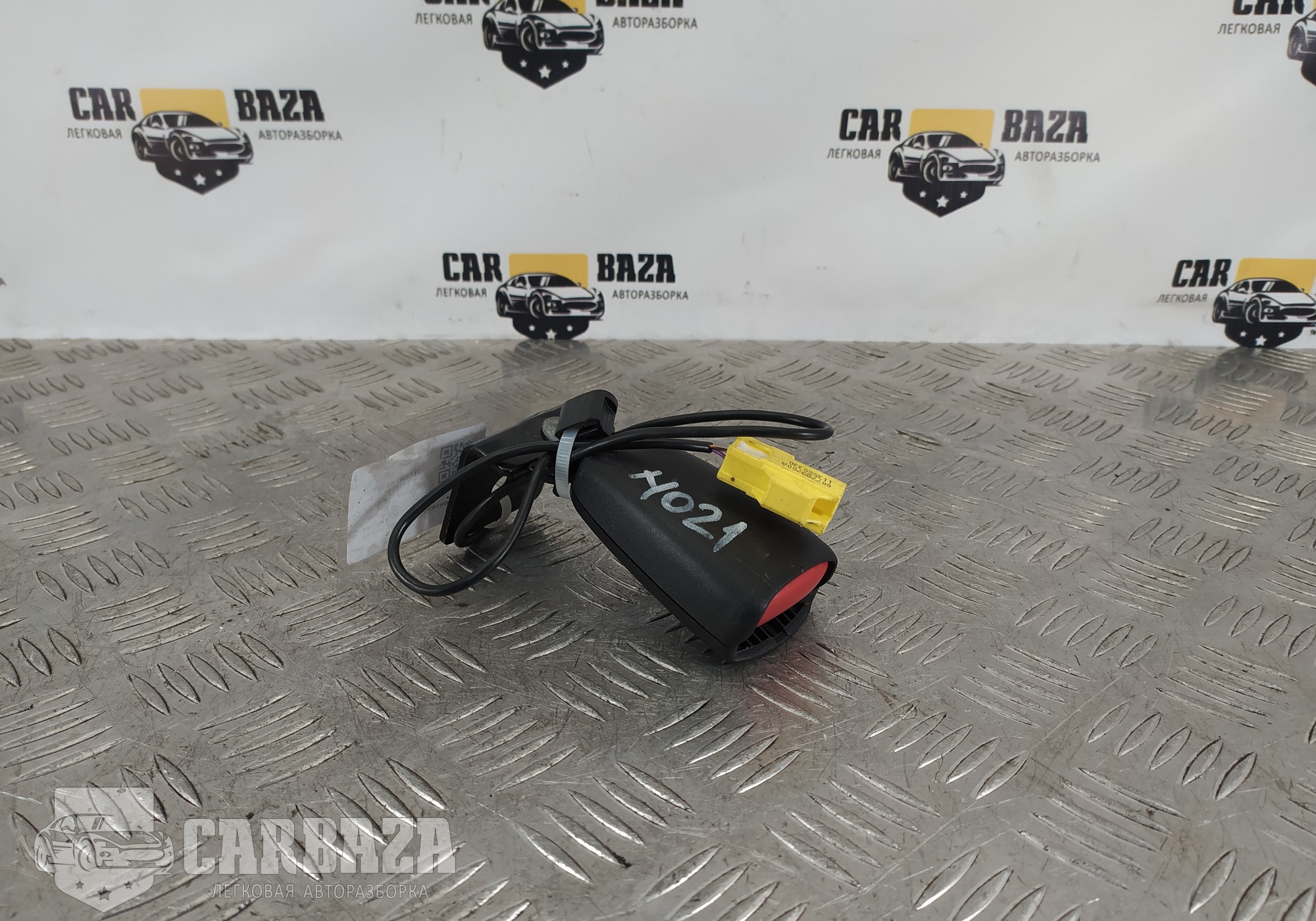 312105 Замок ремня безопасности задний для Volvo C30