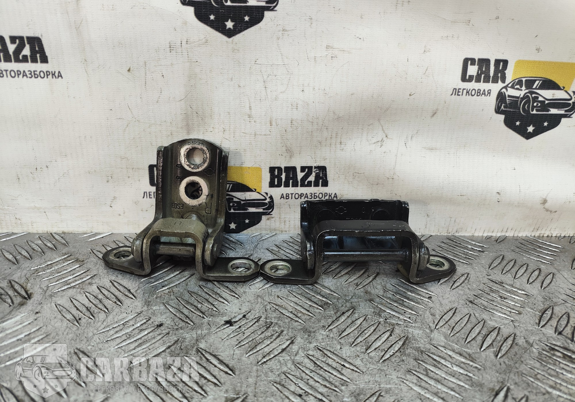 82400AV630 Петли двери задней правой R для Nissan Qashqai J10 (с 2006 по 2013)