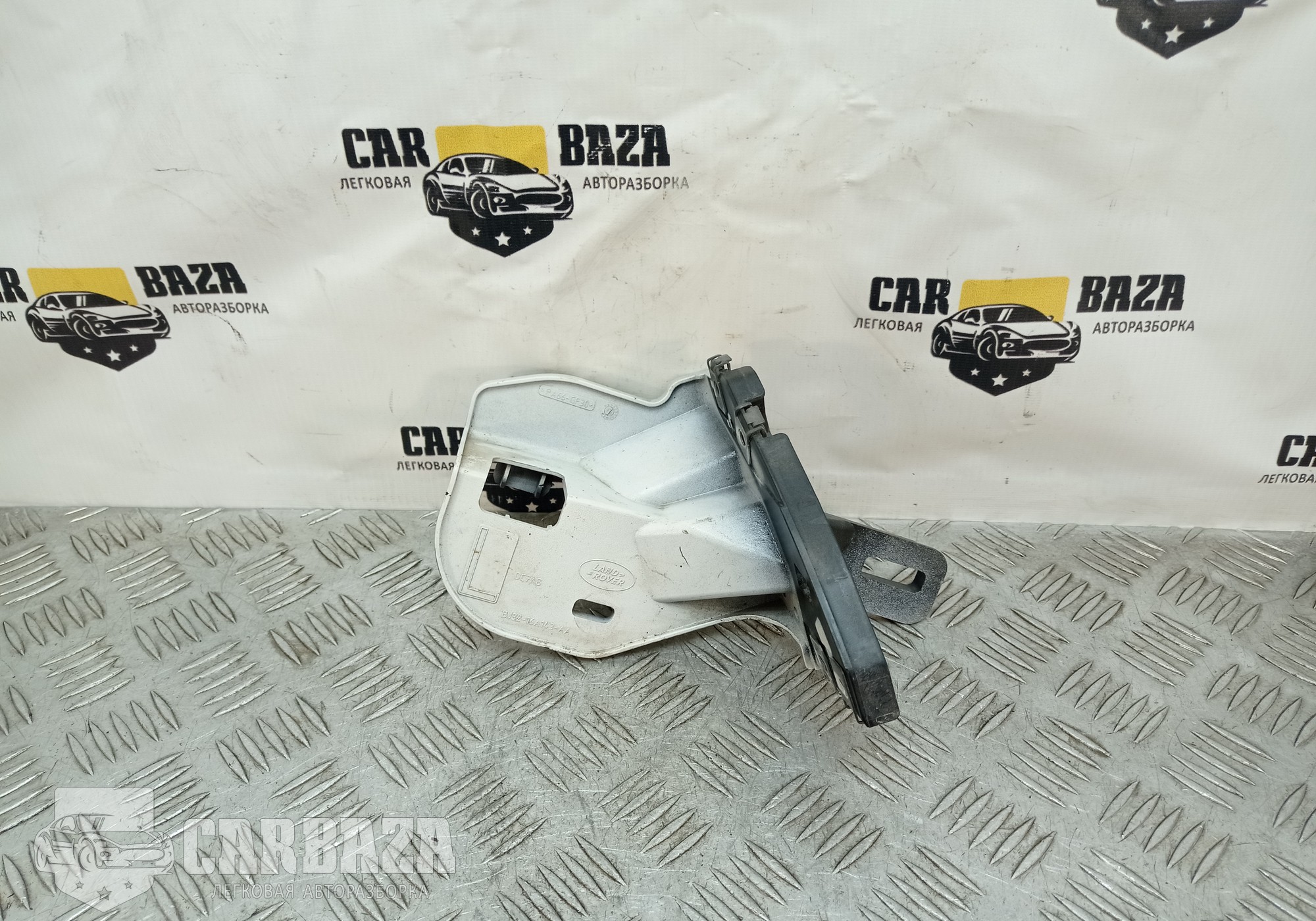 BJ3216A143AA Кронштейн переднего левого крыла для Land Rover Range Rover Evoque (с 2011)