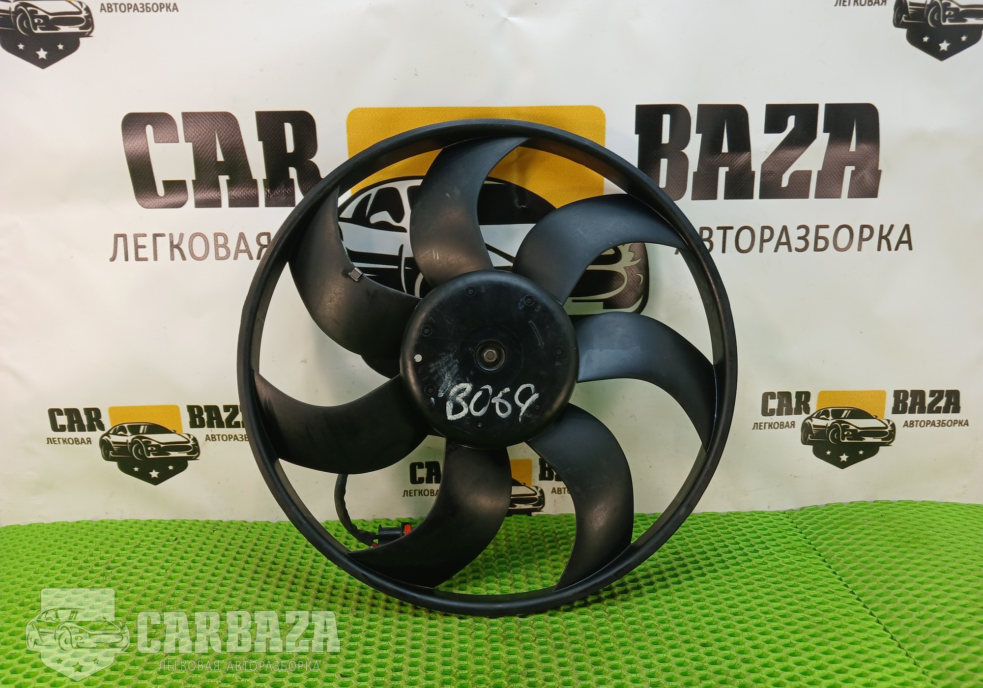 LR045248 Вентилятор радиатора (основной) 2.2 Дизель