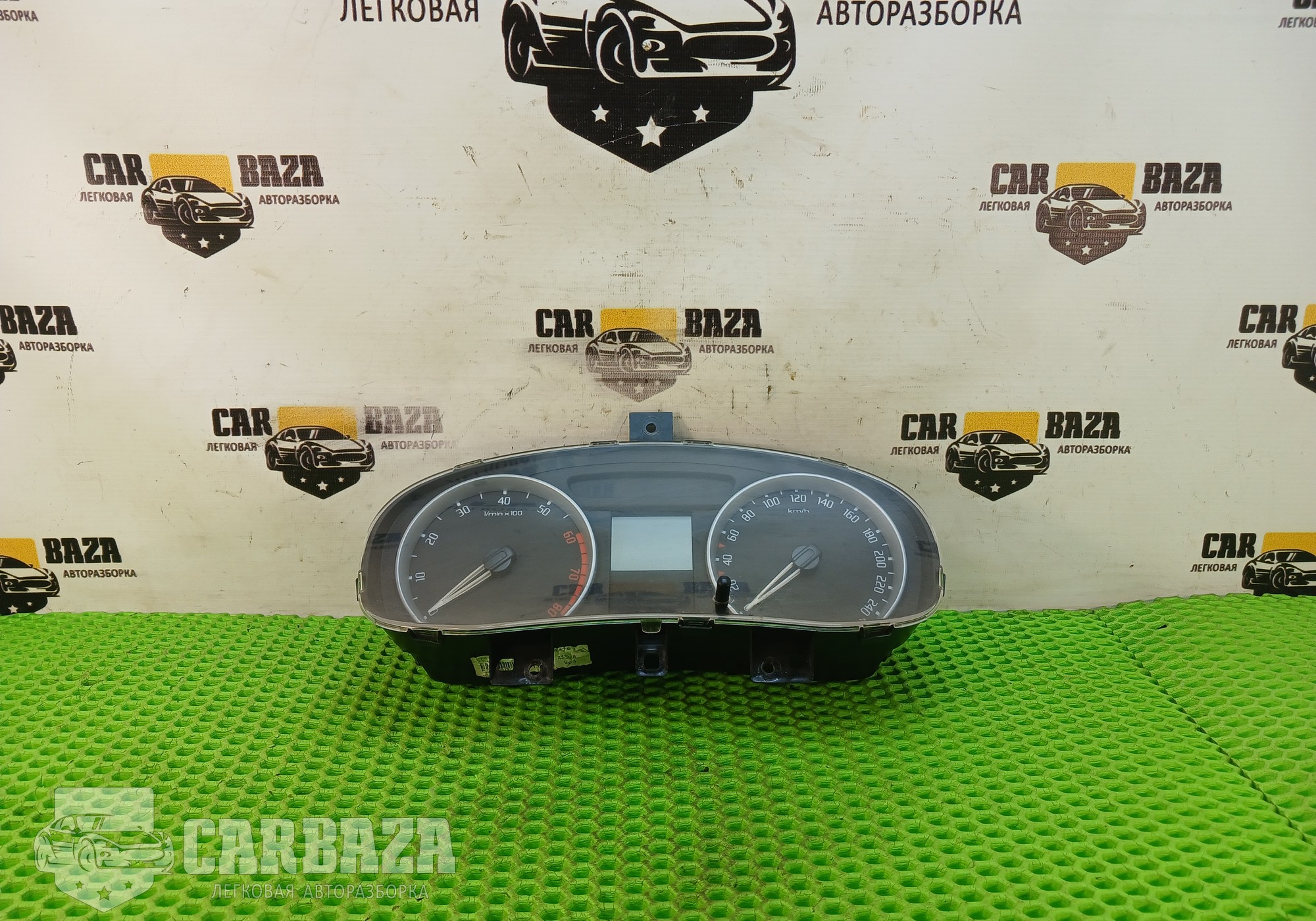 5J0520811B Шиток приборов BZG 1.2 л. бензин МКПП для Skoda Fabia II (с 2006 по 2014)