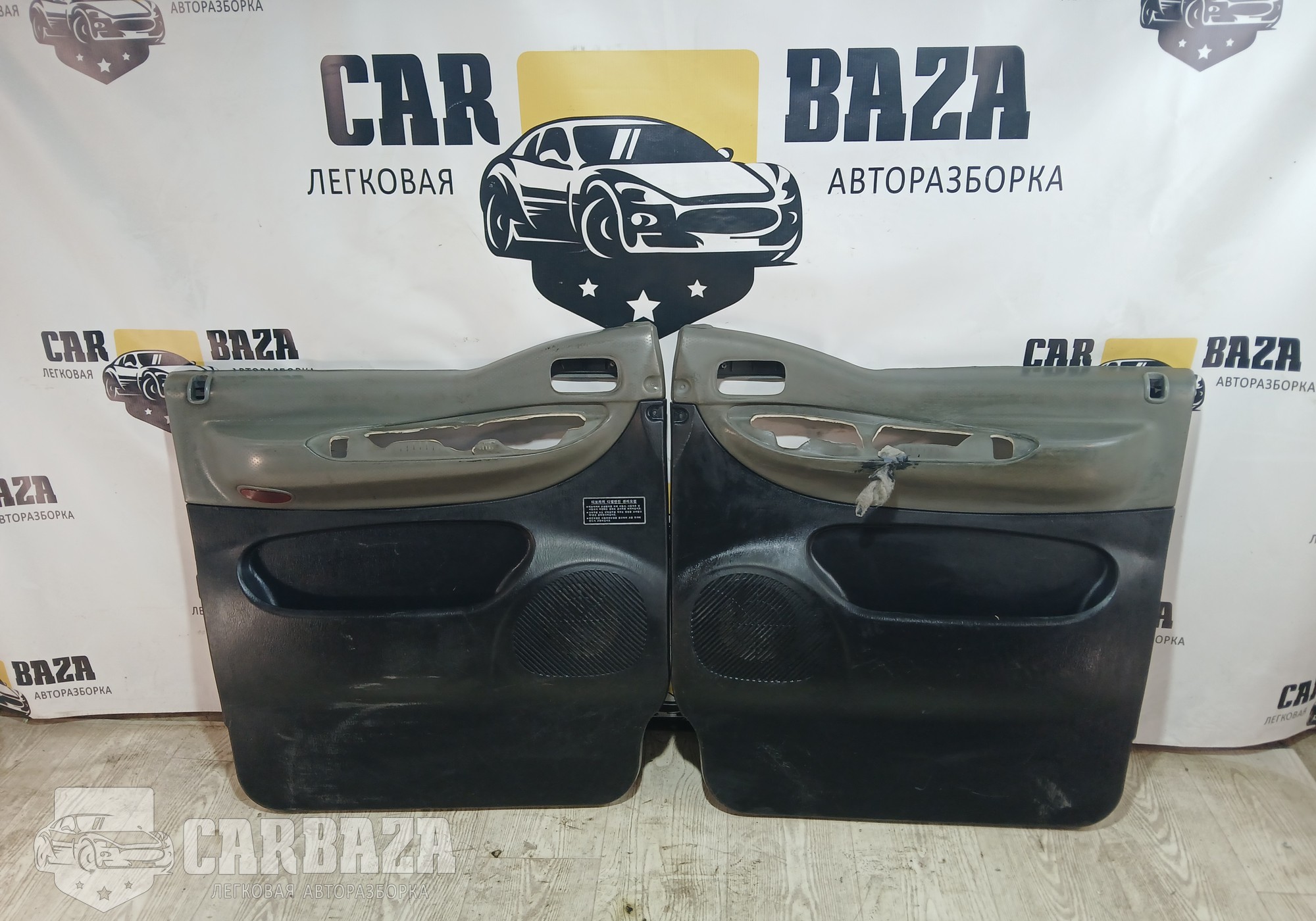 823714A000 Обшивки передних дверей для Hyundai Starex (с 1996 по 2007)