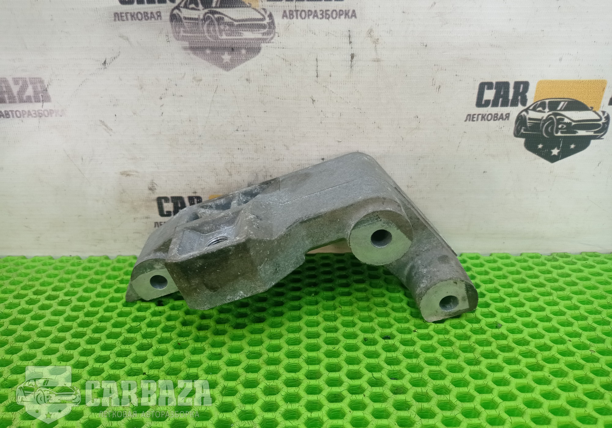 11232EL20A Кронштейн двигателя правый C11