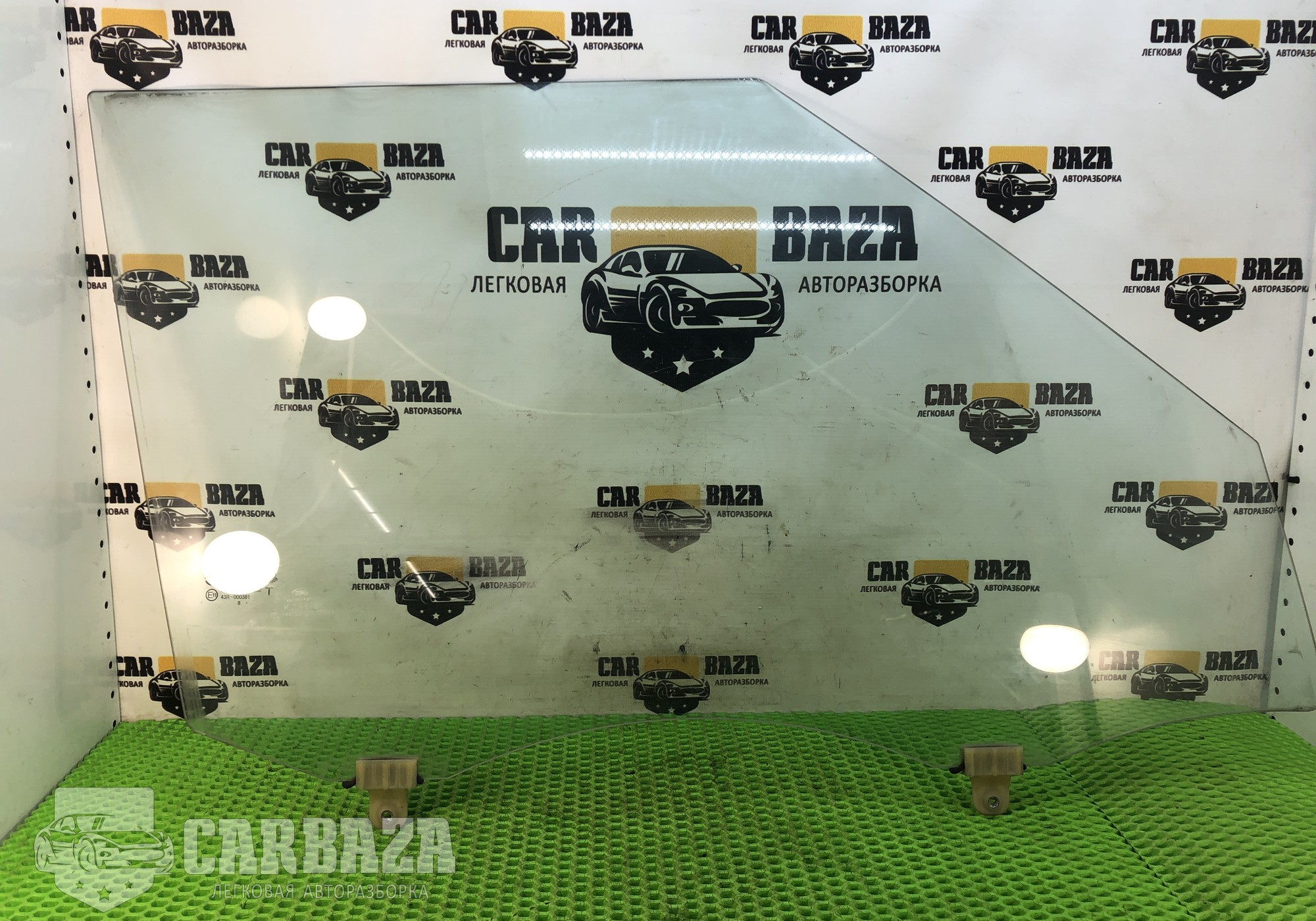 824212K010 Стекло двери передней правой для Kia Soul I (с 2008 по 2014)