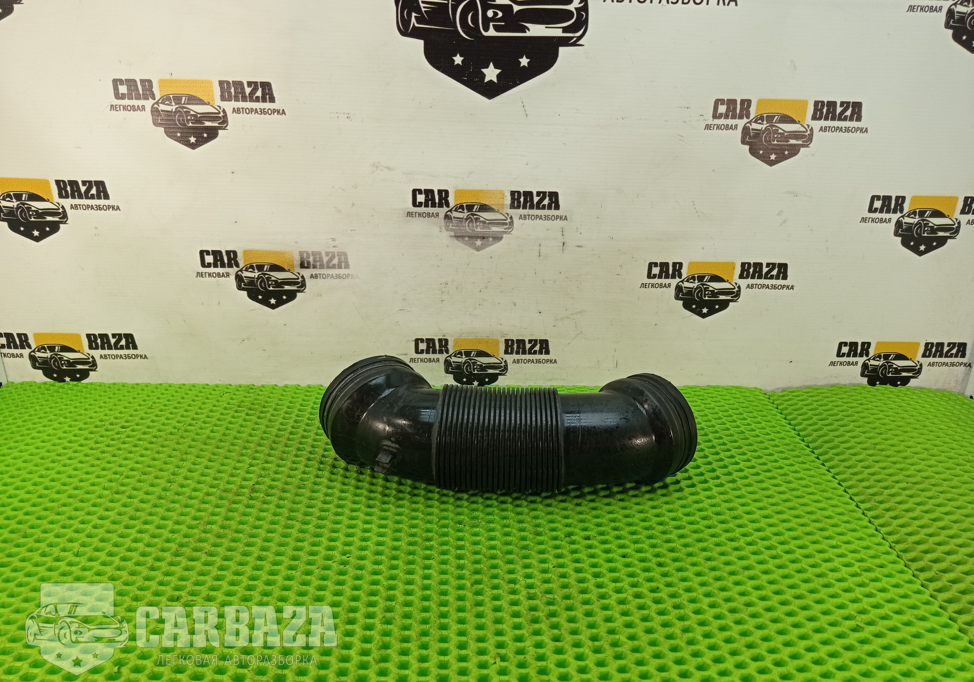 1K0129684L Патрубок воздушного фильтра CDAB 1.8 л. для Audi