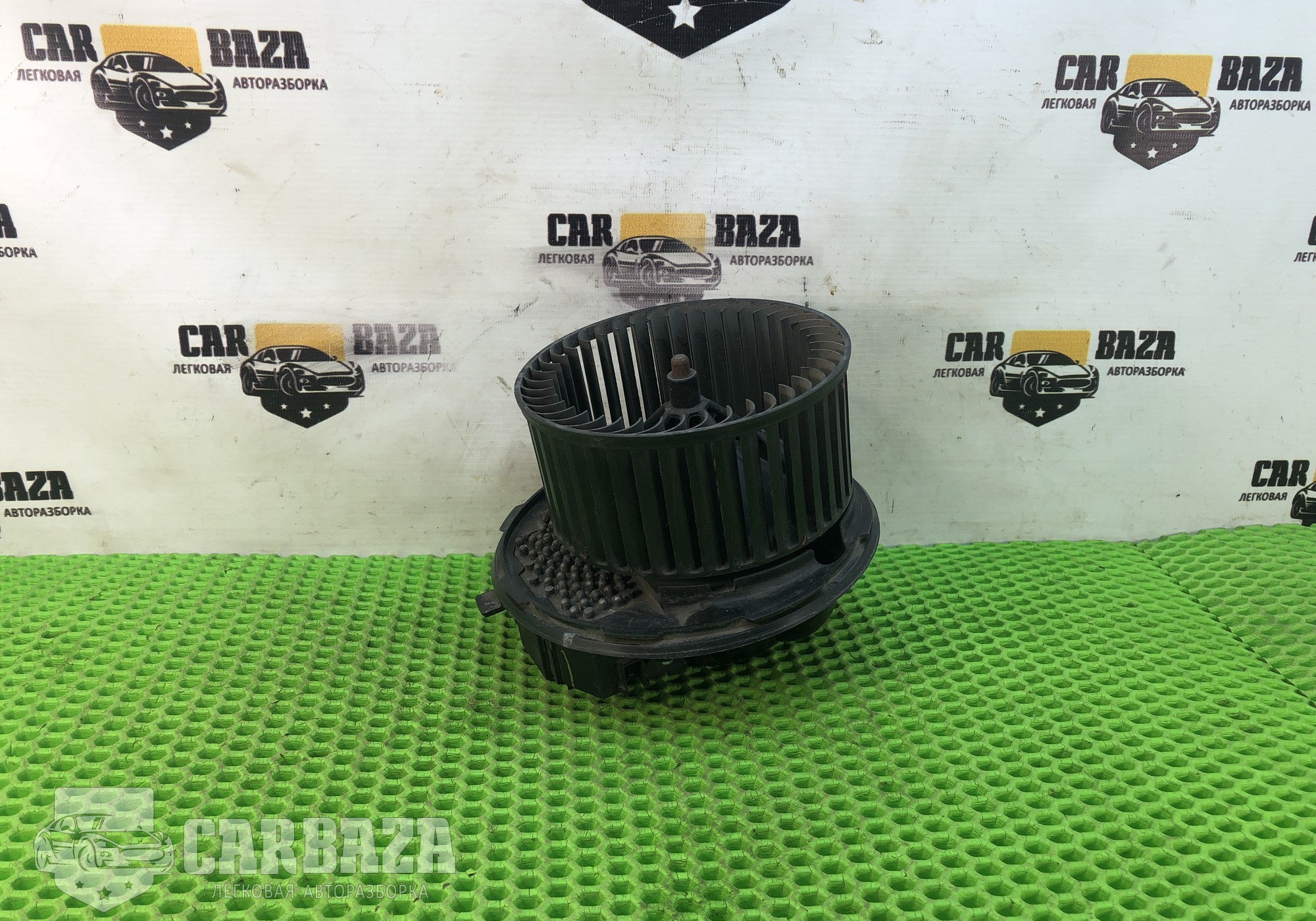 1K1820015L Вентилятор отопителя для Skoda