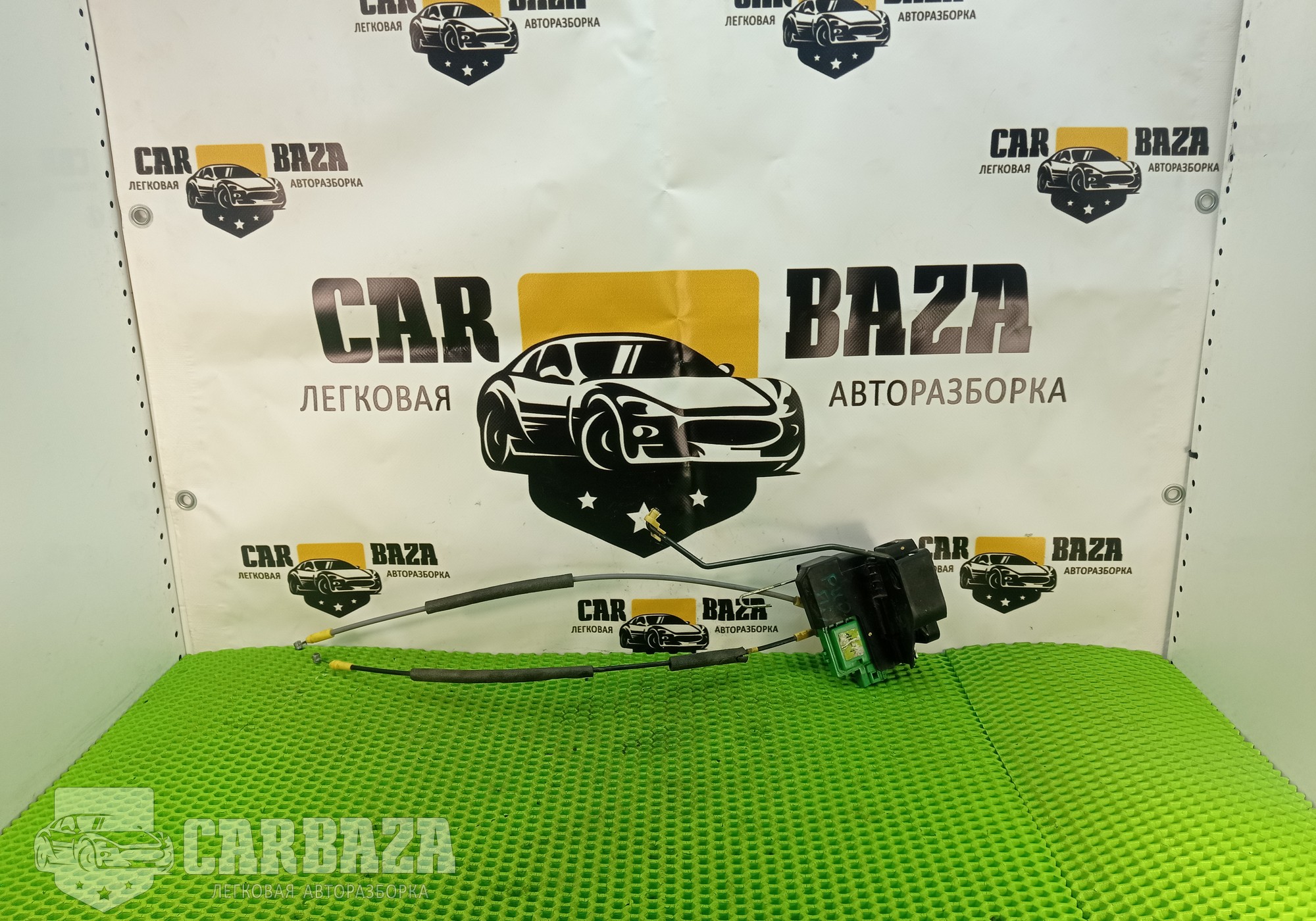 813204Y000 Замок передней правой двери