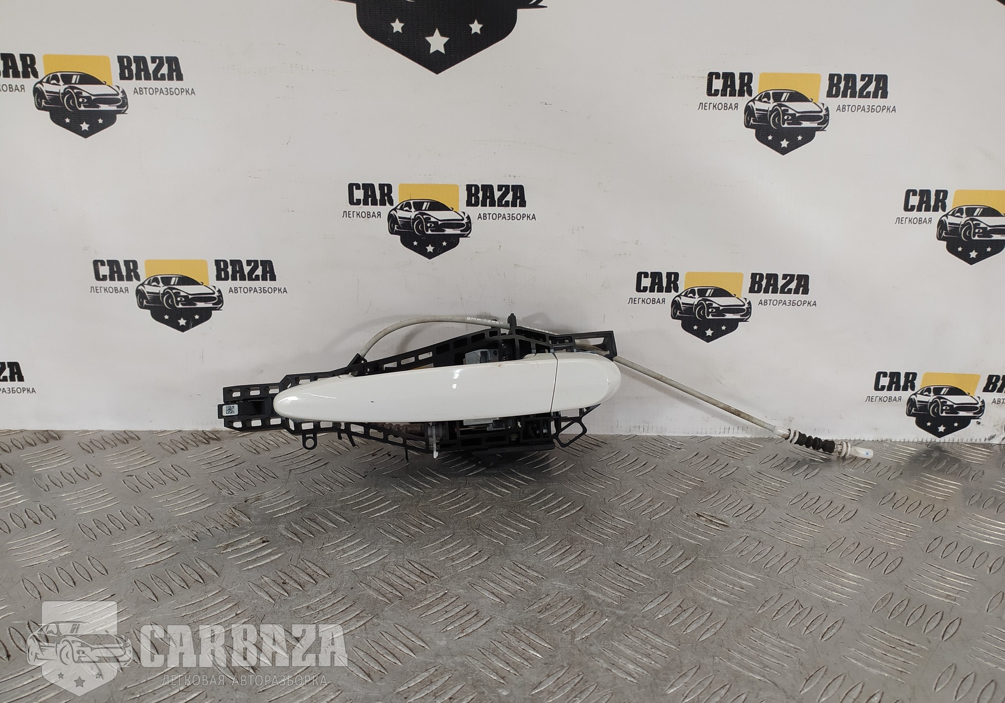 51217297748 Ручка двери с кронштейном левая L для BMW 1 F20/F21 (с 2010 по 2019)