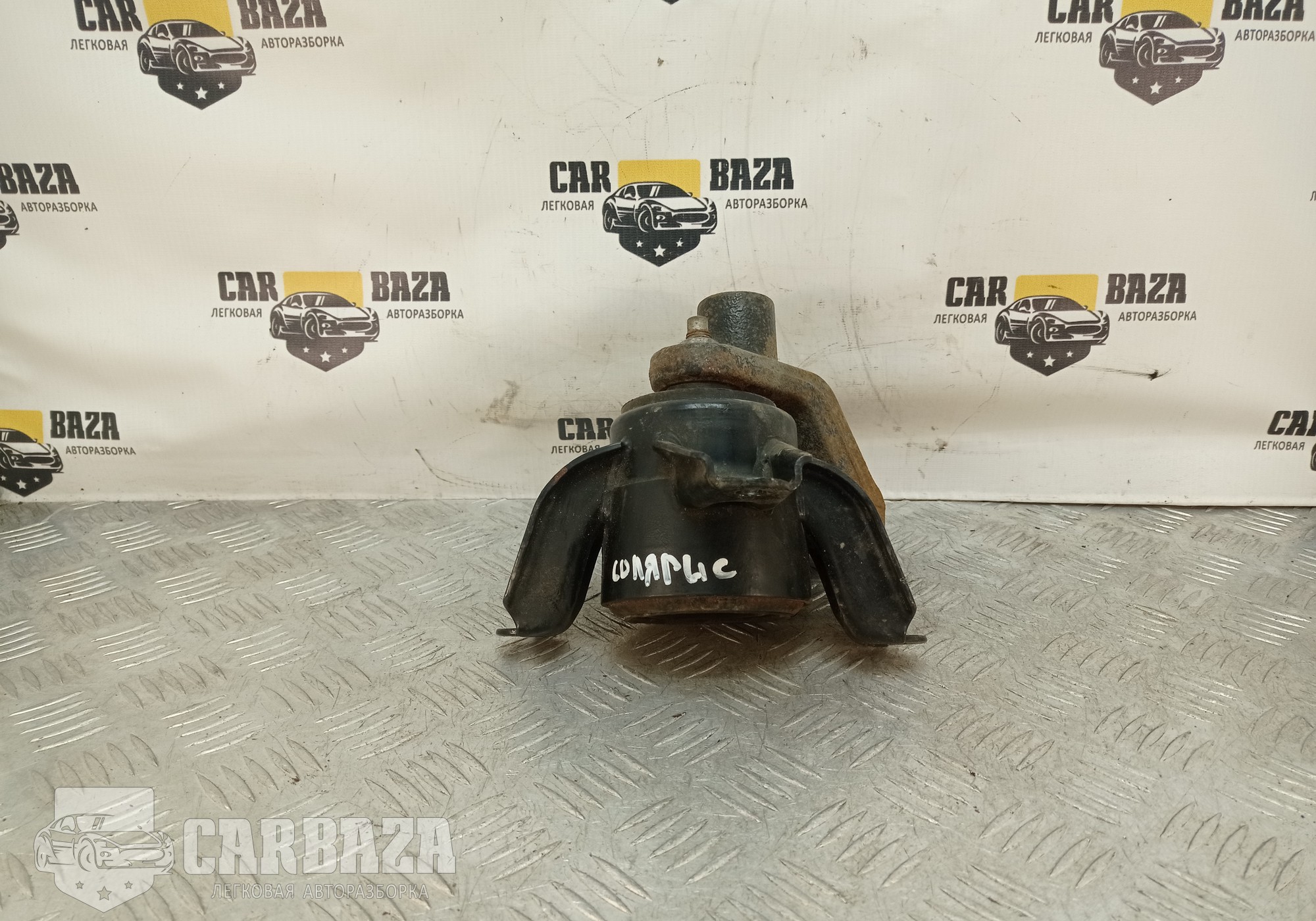 218101R000 Подушка двигателя правая