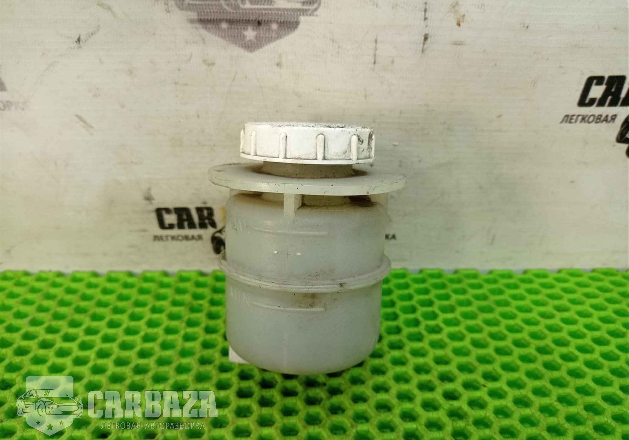 MN102818 Бачок главного тормозного цилиндра для Mitsubishi Outlander I (с 2002 по 2008)