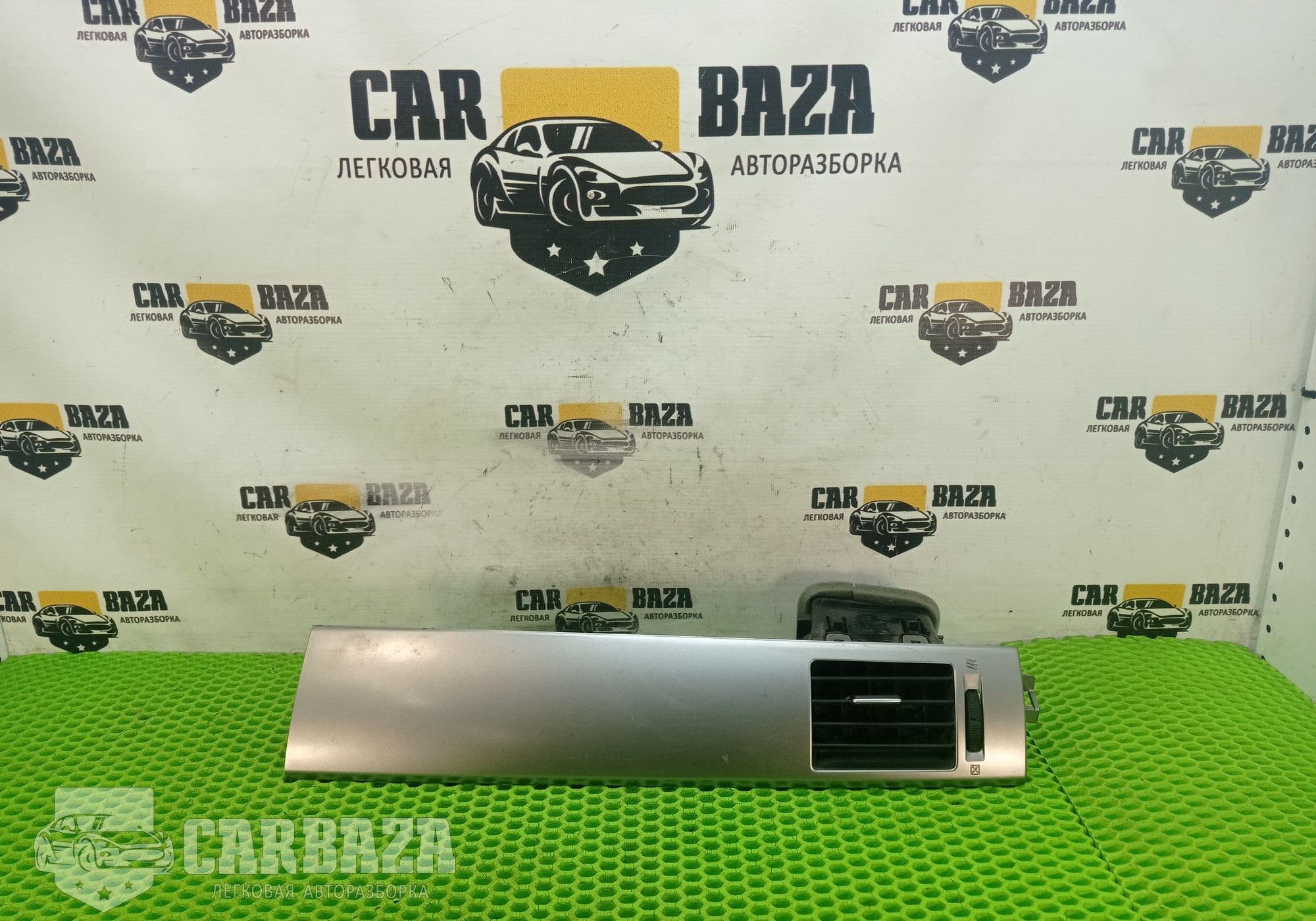 68760EL00A Дефлектор воздушный правый C11 для Nissan Tiida I (с 2004 по 2014)