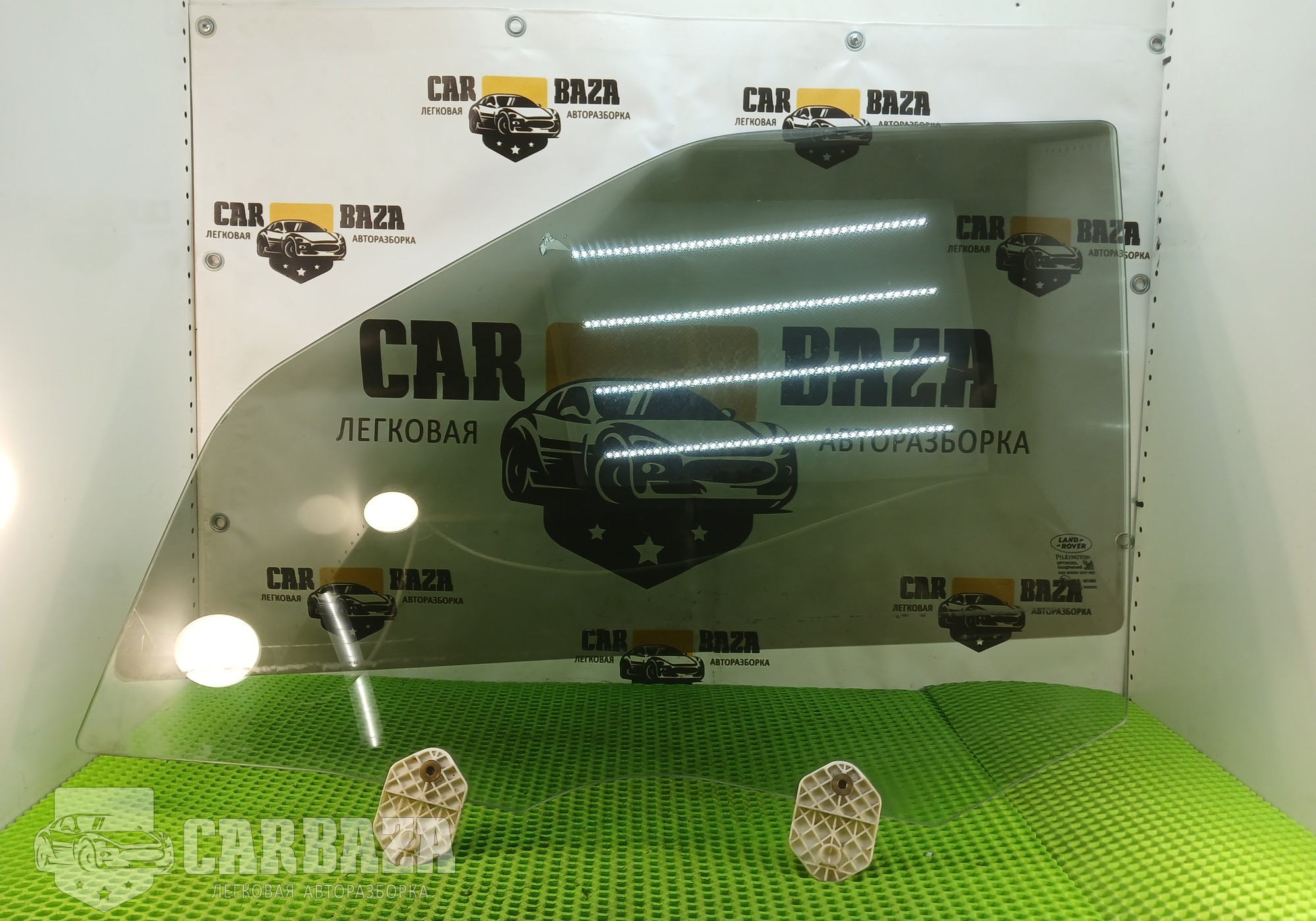 LR007983 Стекло переднее левое L320 для Land Rover Range Rover Sport I (с 2005 по 2013)