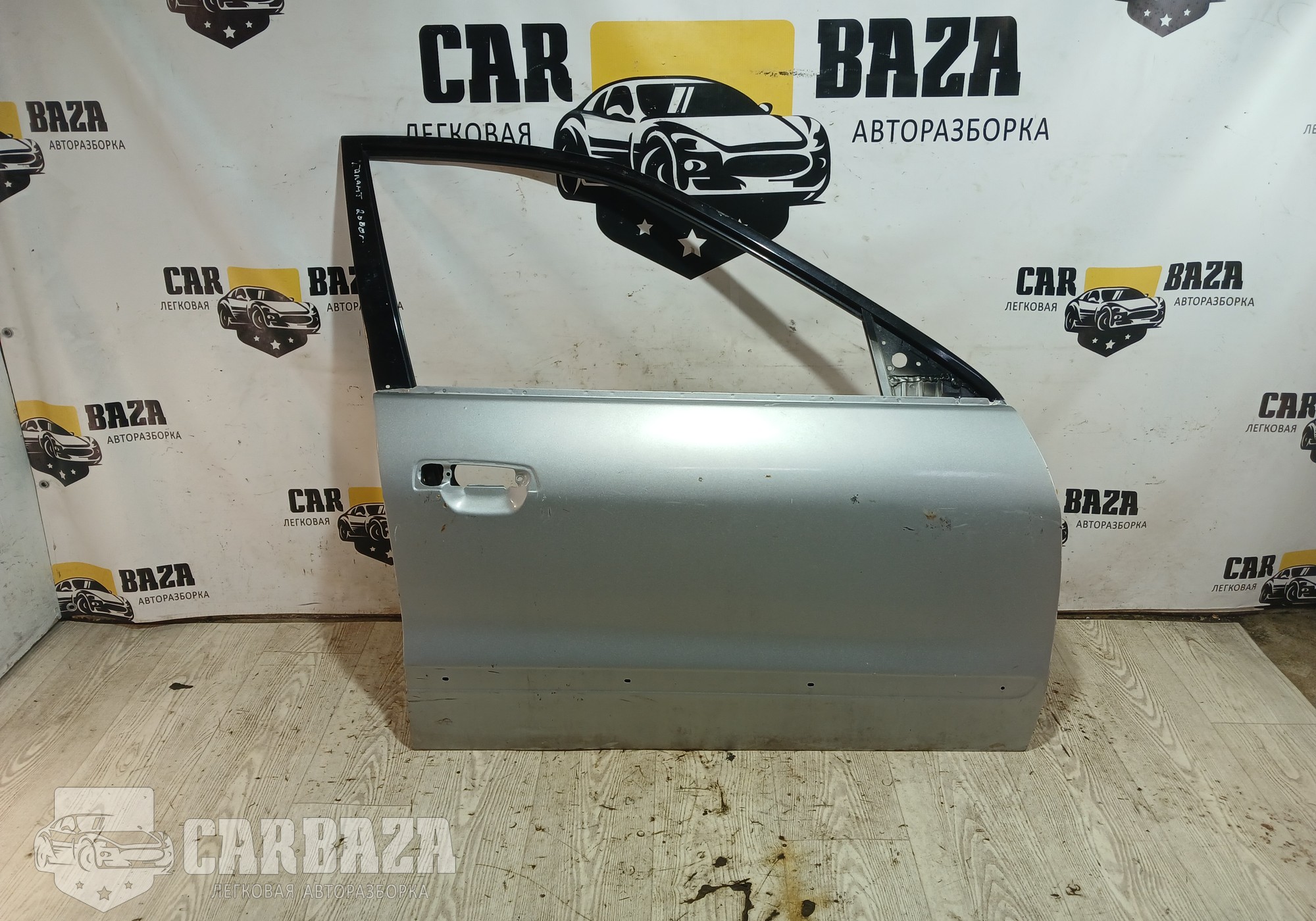 MR273244 Дверь передняя правая для Mitsubishi Legnum