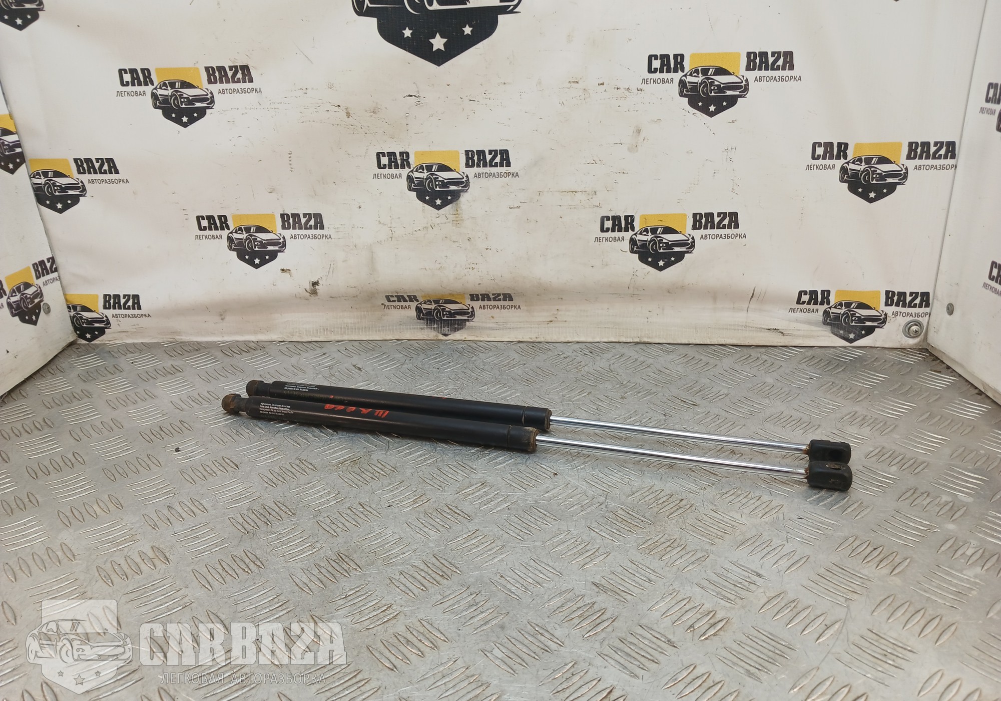 91135440N Амортизаторы багажника (комплект) для Skoda Fabia II (с 2006 по 2014)