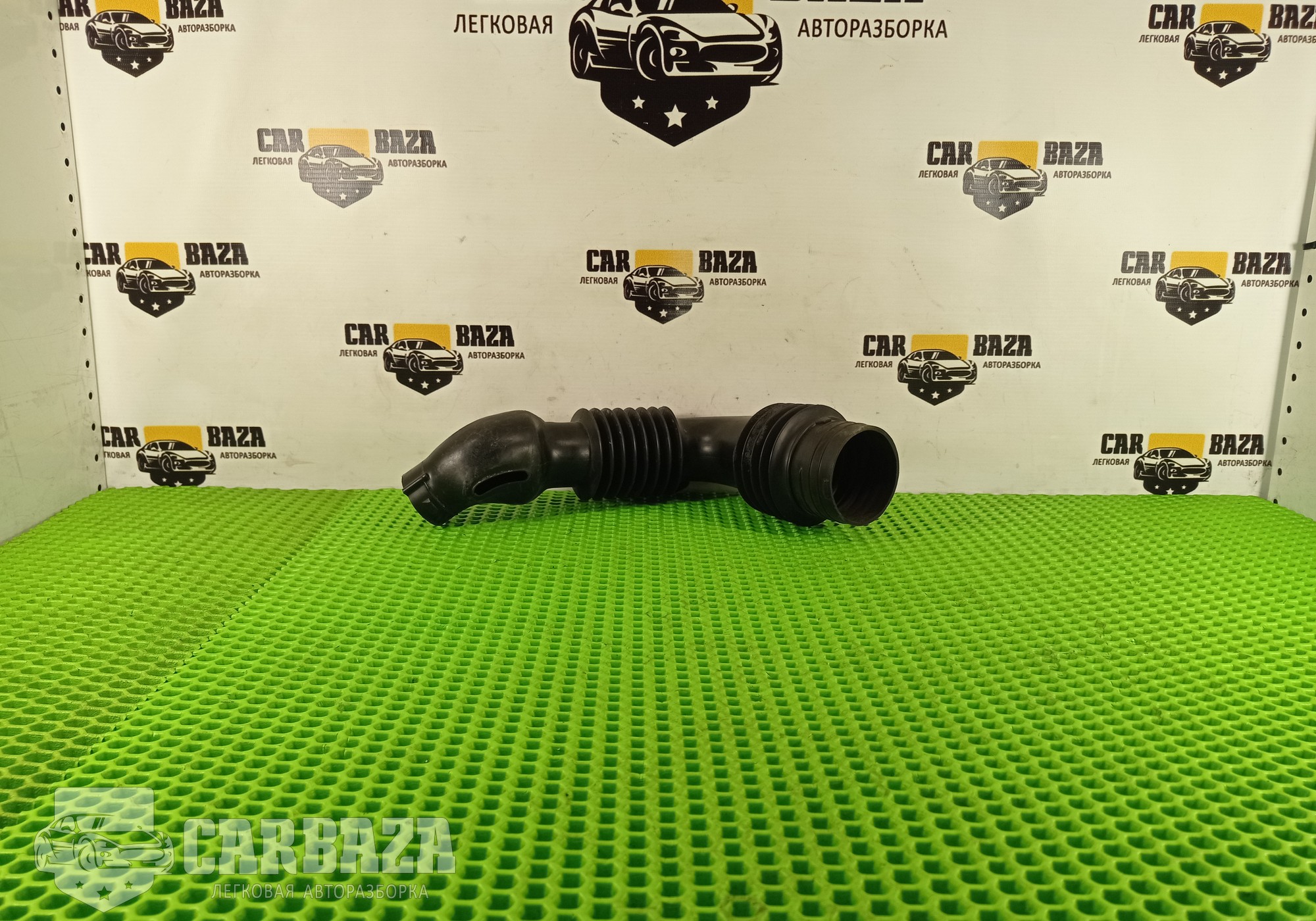1775121030 Патрубок воздушного фильтра для Toyota Yaris