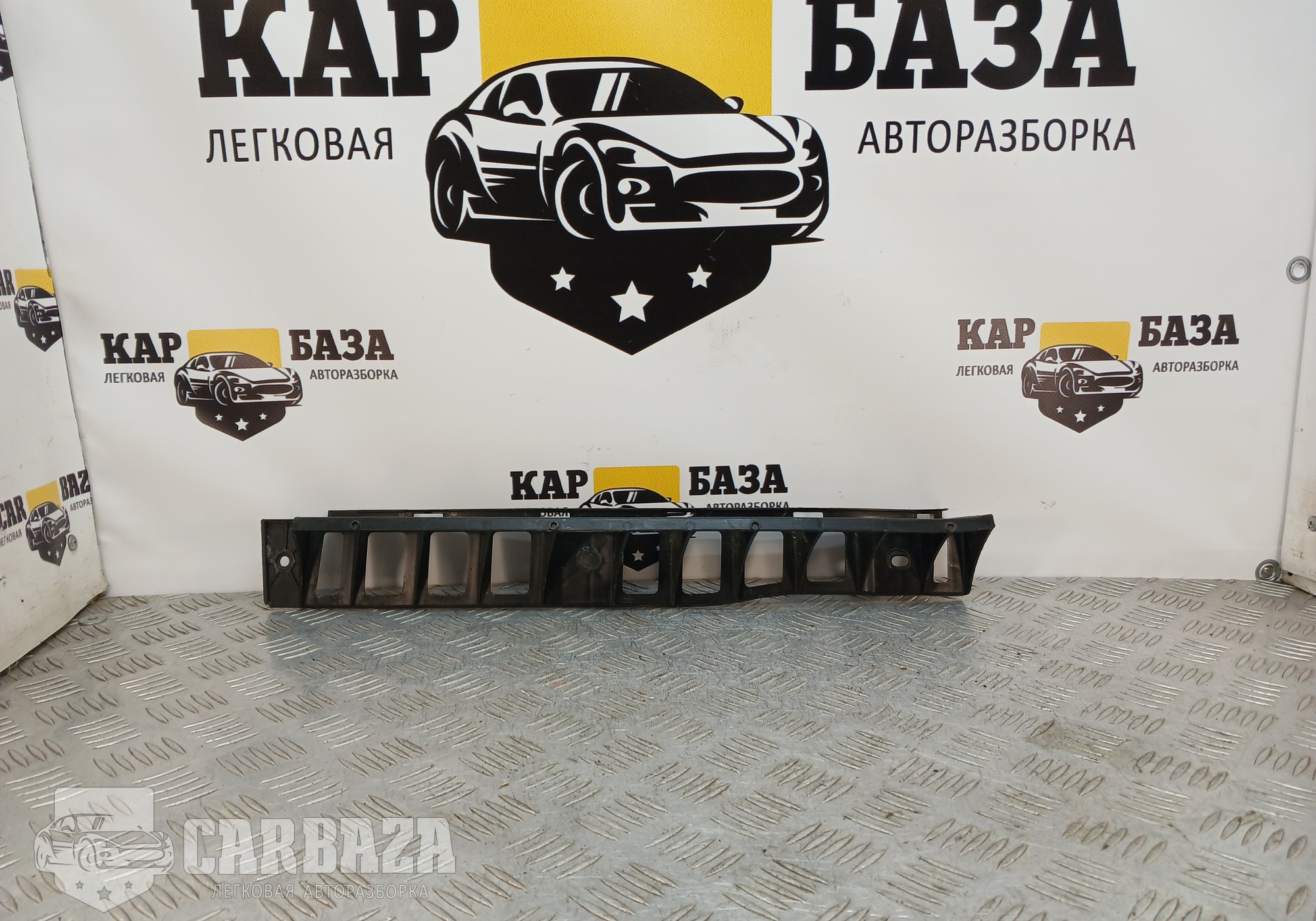 5L6807864 Направляющая заднего бампера для Skoda Yeti (с 2009 по 2018)