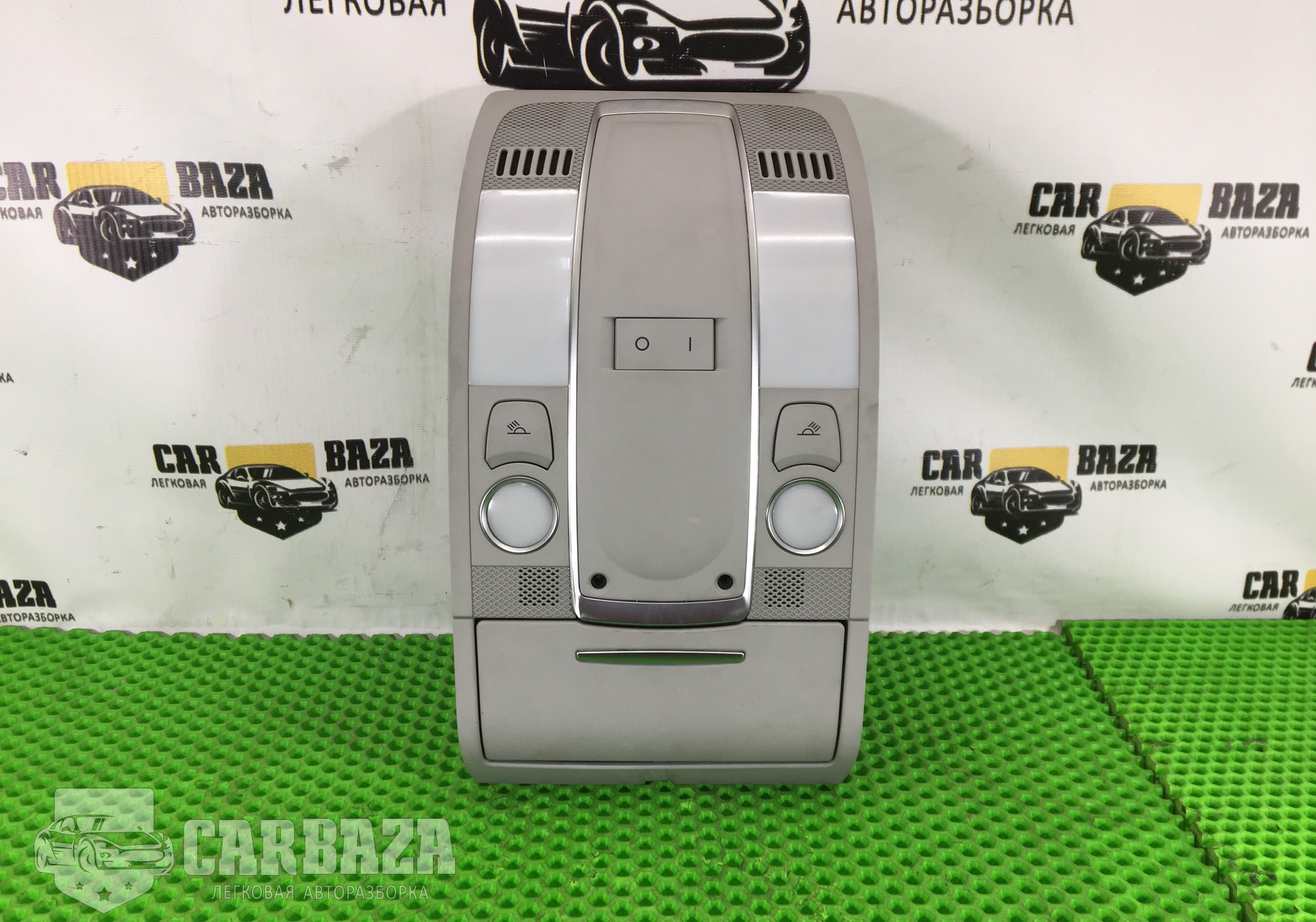 4F0947135BP Плафон внутреннего освещения для Audi A6 C6 (с 2004 по 2011)