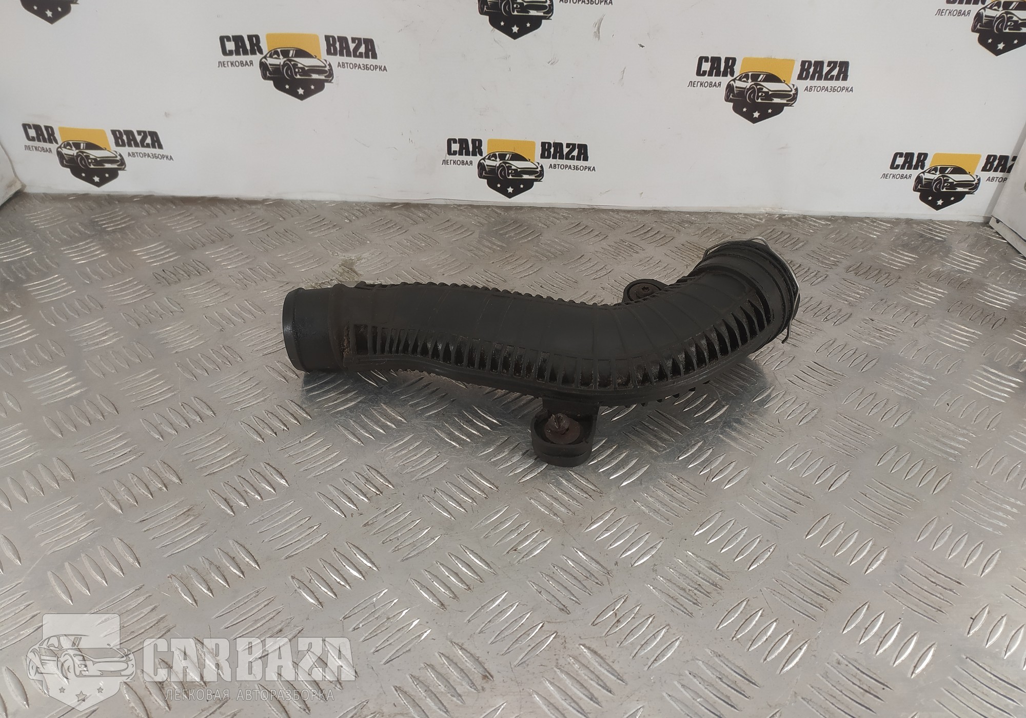 1K0145840R Патрубок интеркулера для Skoda Superb