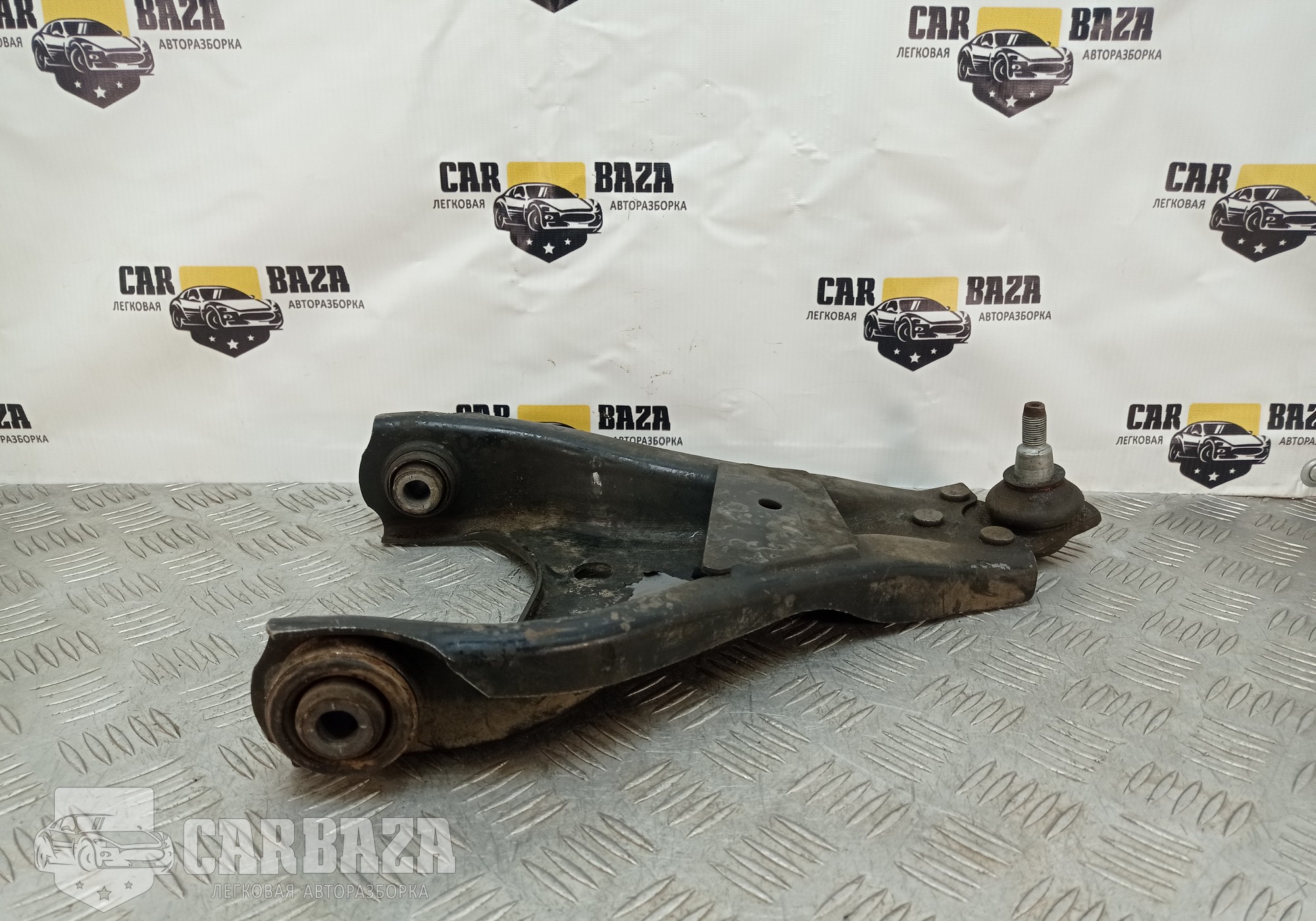 545001225R Рычаг подвески передний правый